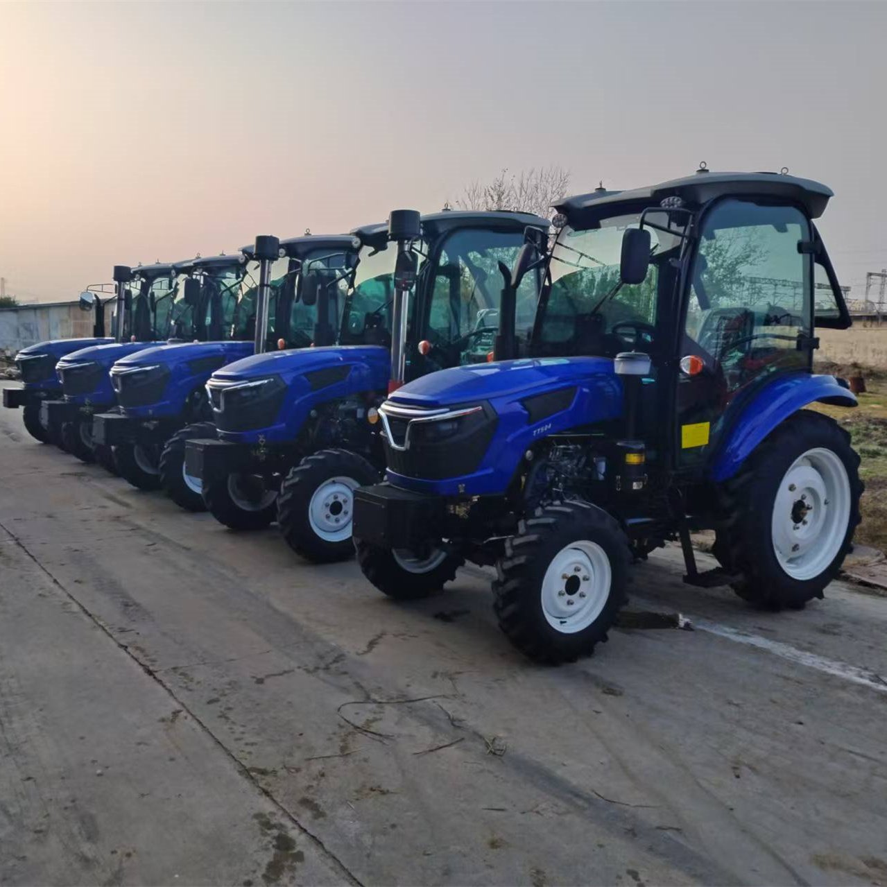 China Farming Tractors Cheap Farming Tractors Mini Small Wheel Walking Compact