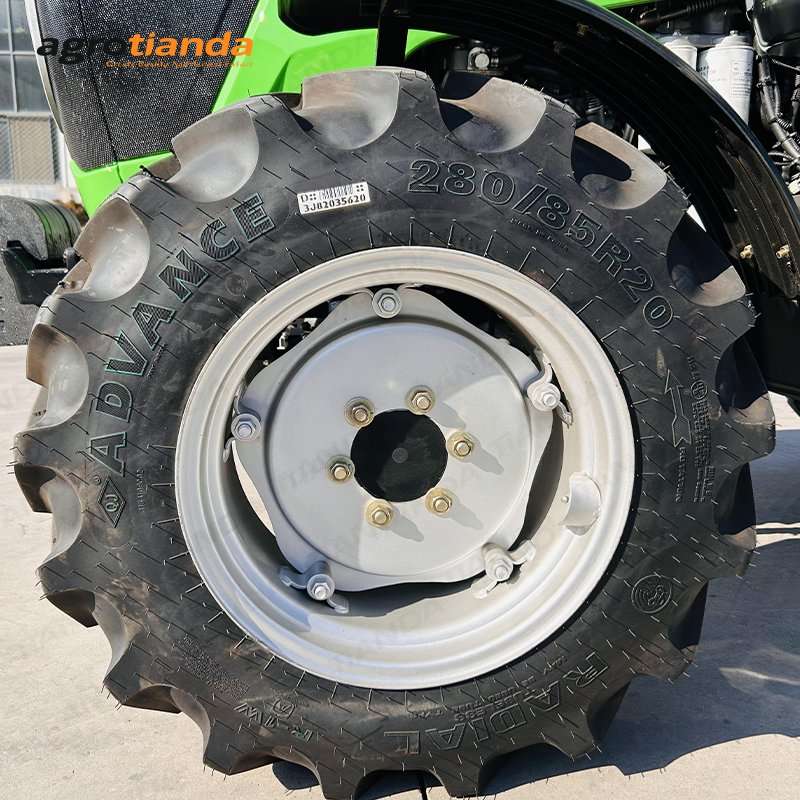High Quality Agricultural Wheel Farming Tractors 50hp- 200hp Tractor Cost Effective New Chinese Tractor for Good Price