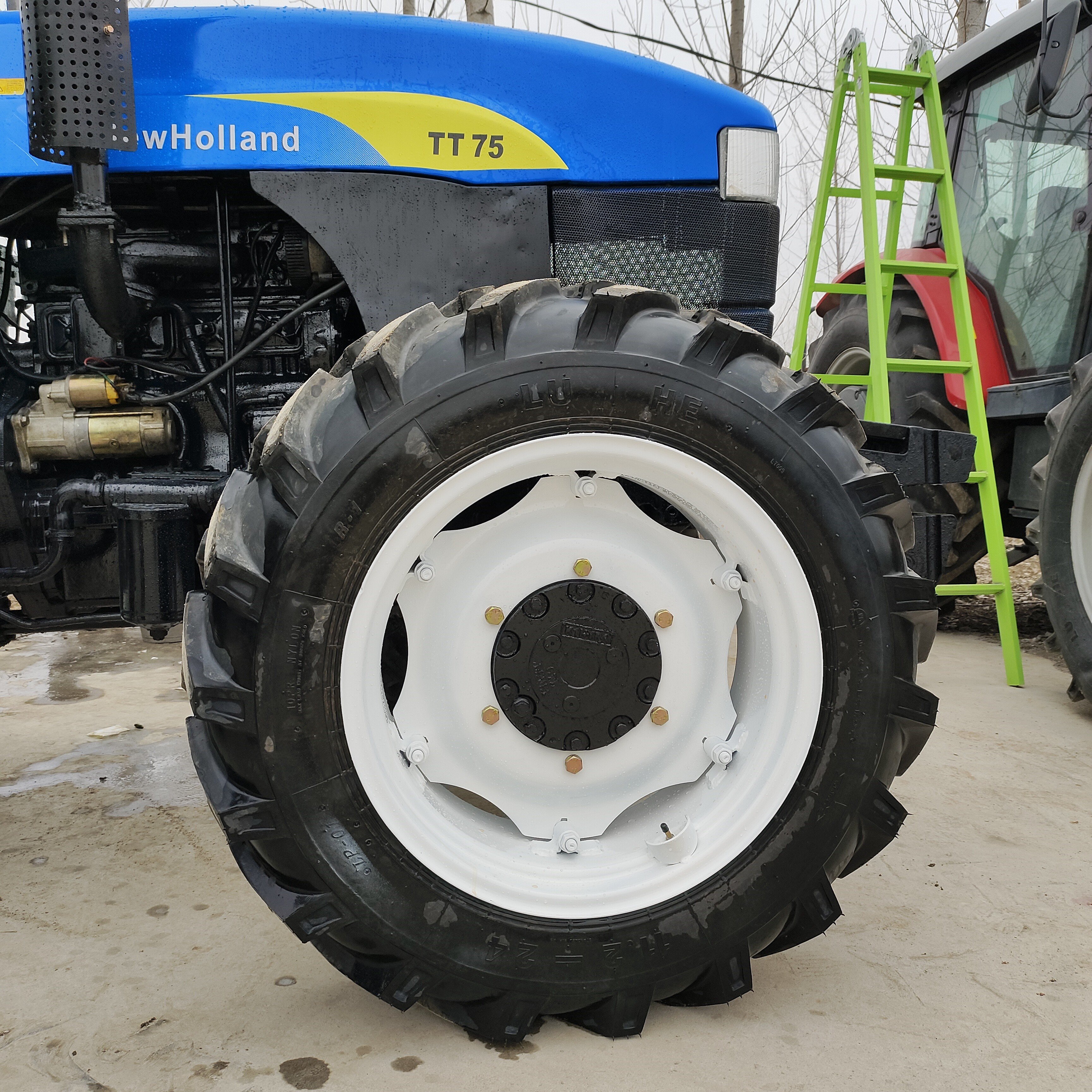 High Quality 4wd Walking Tractor Accessories Energy-saving Tractors 75hp 100hp Agricultural Machinery