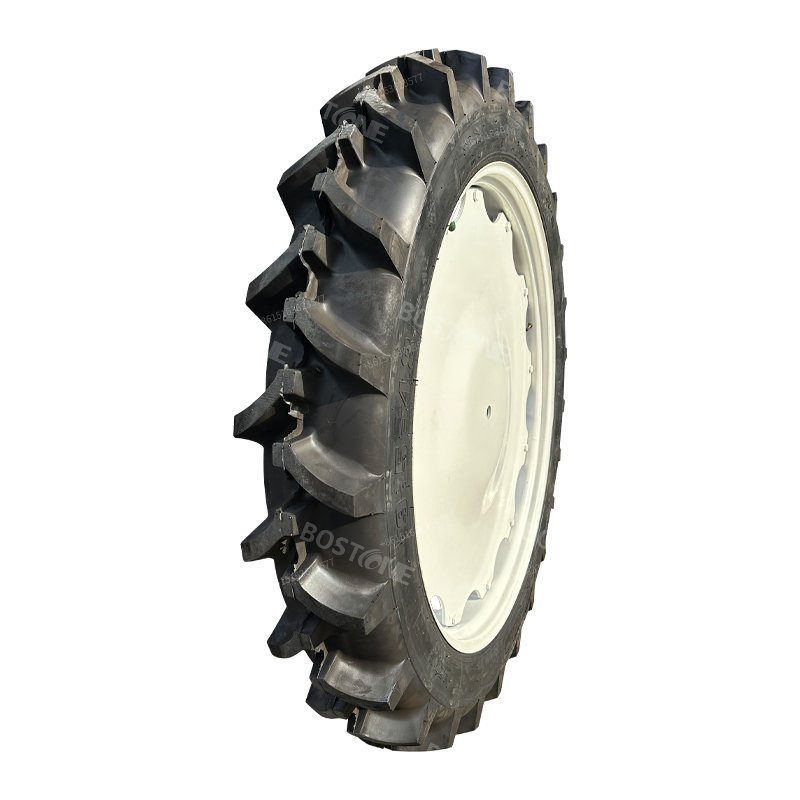 China Factory Wholesale W8x48 Agricultural Tractor Wheel Rim with Herringbone Tyres 9.5-48