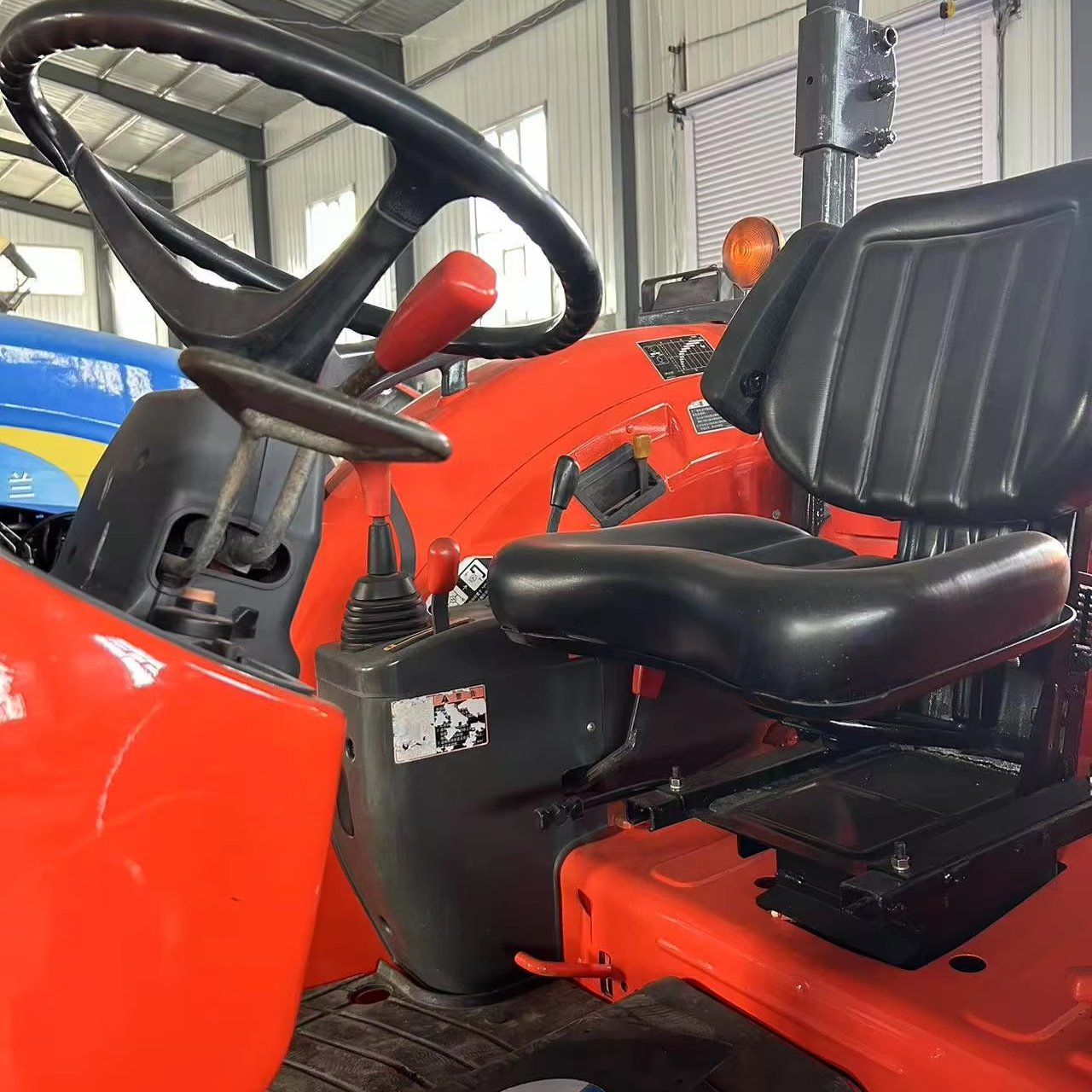 4*4 95HP 80HP 70HP Used/Second Hand wheeled Kubota Tractors easy to operate for low price