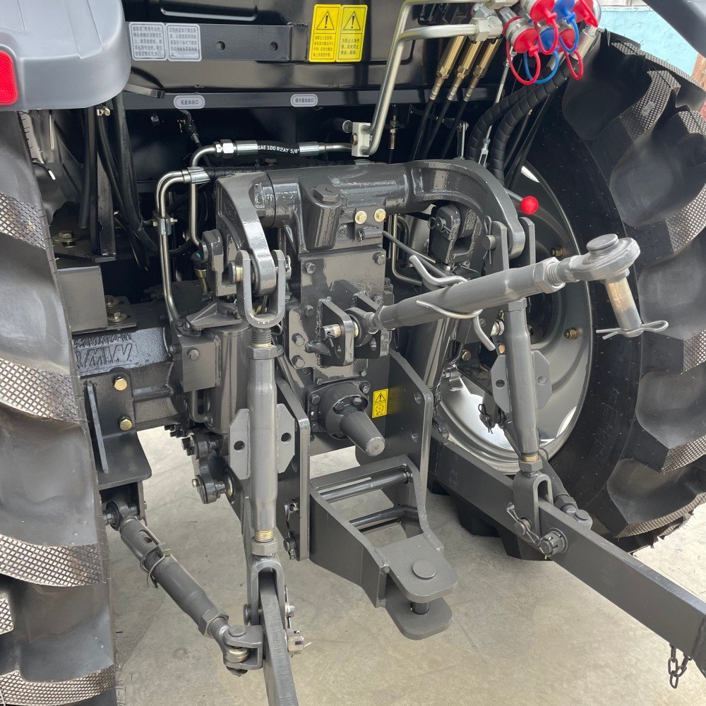 Multifunctional YTO 80HP 4WD Agriculture Tractor with Long-Service Weichai Diesel Engine for Farm Use