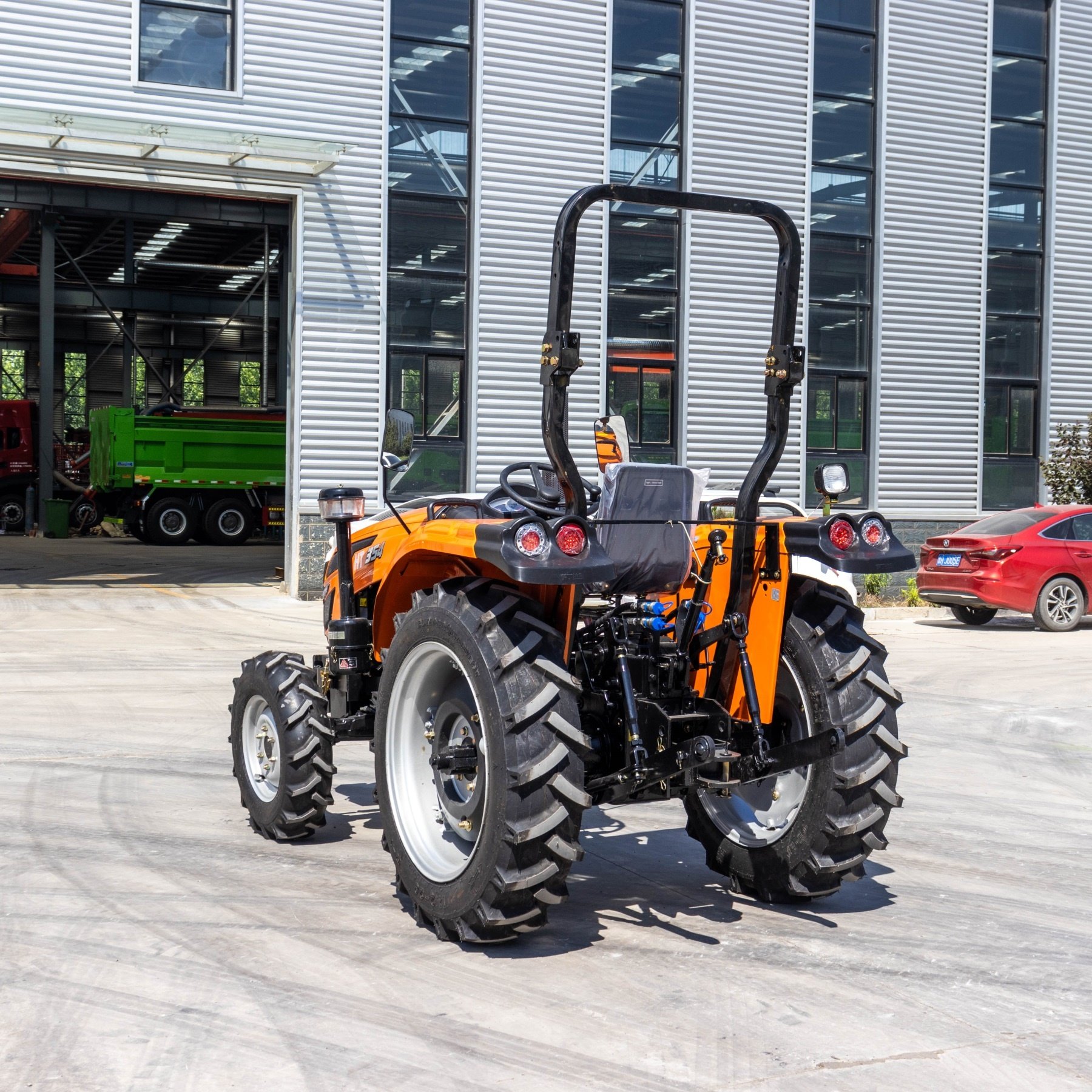 25hp 30hp 35hp..120hp 4*4 Wheel Tractor with CE EPA