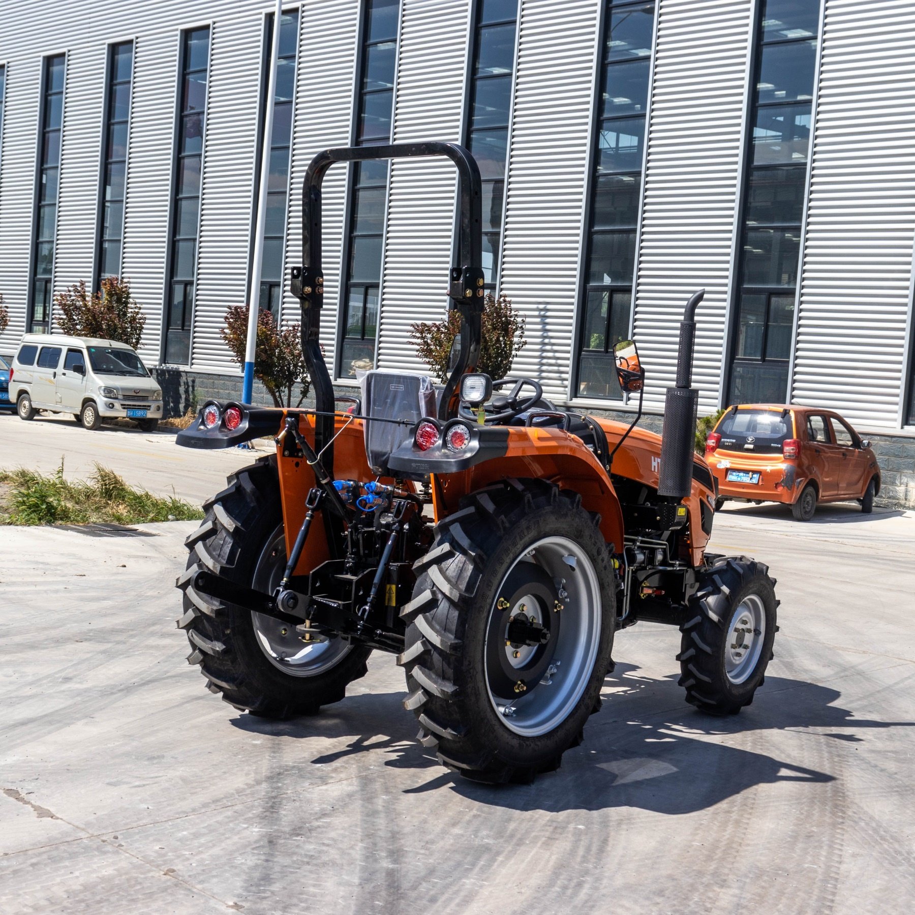 25hp 30hp 35hp..120hp 4*4 Wheel Tractor with CE EPA