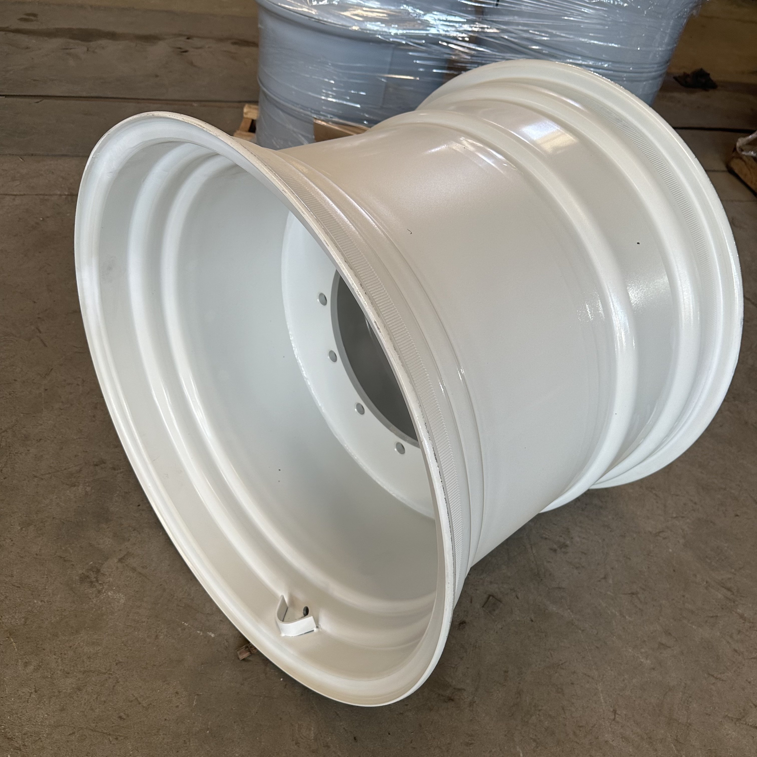 Agricultural Implement Tractor Wheels DW27x32 Inch Tractor Steel Wheel Rims for 30.5L-32 Tires