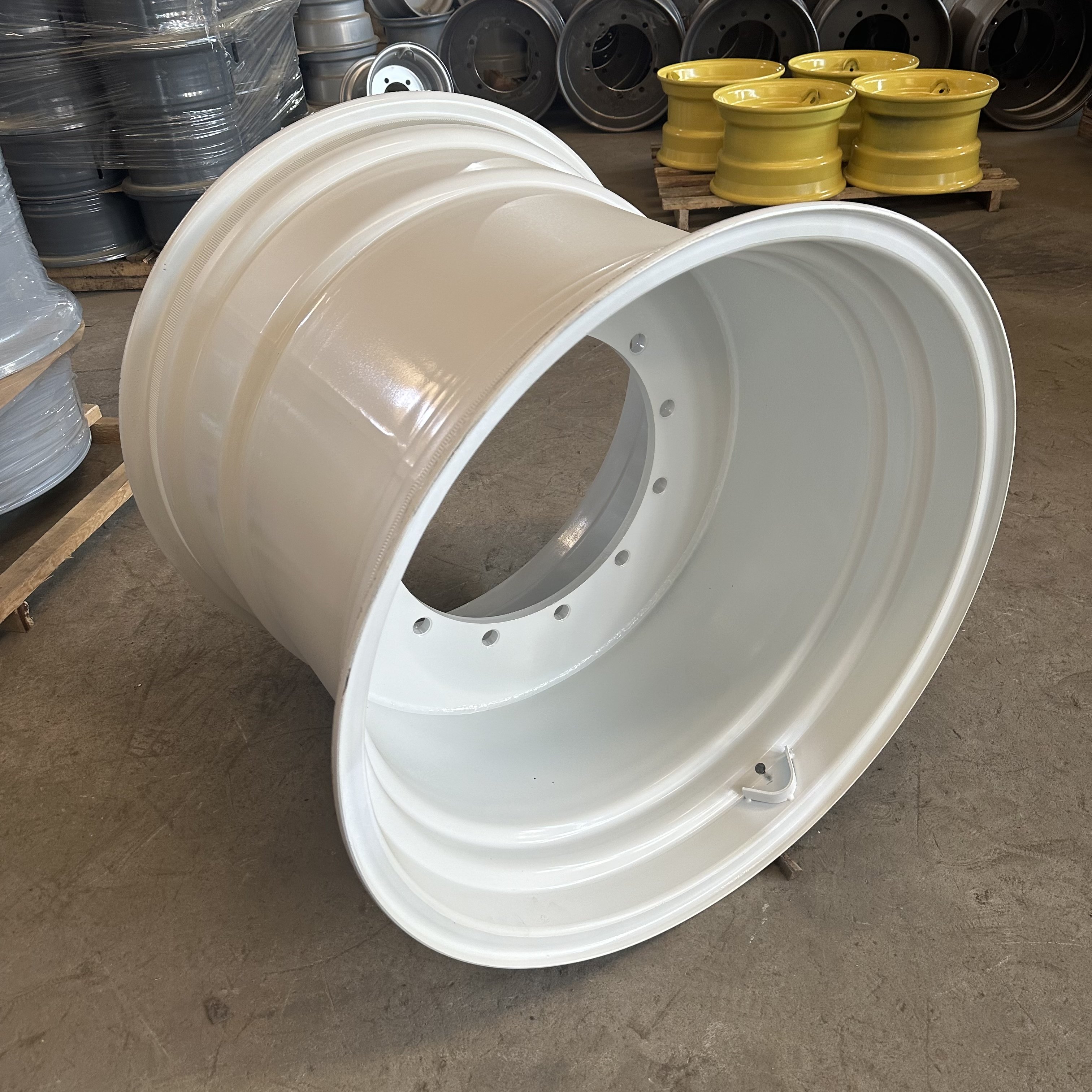 Agricultural Implement Tractor Wheels DW27x32 Inch Tractor Steel Wheel Rims for 30.5L-32 Tires