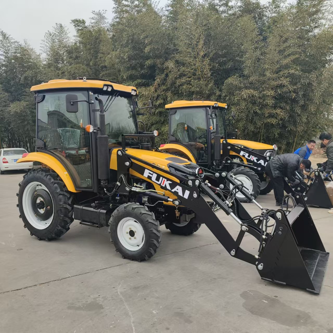 China Agriculture 50/60/70/80/90hp Tractors 4x4 drice Front Loader Farm Garden Tractor 804 with Glasher/ Grass Mower
