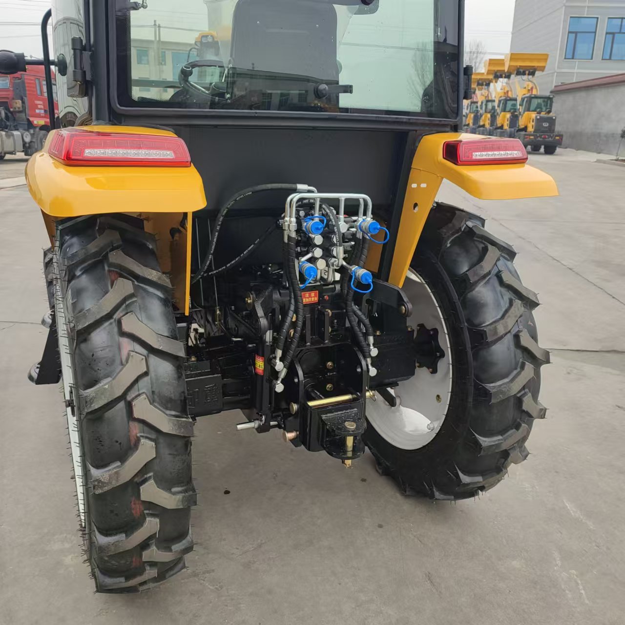 China Agriculture 50/60/70/80/90hp Tractors 4x4 drice Front Loader Farm Garden Tractor 804 with Glasher/ Grass Mower