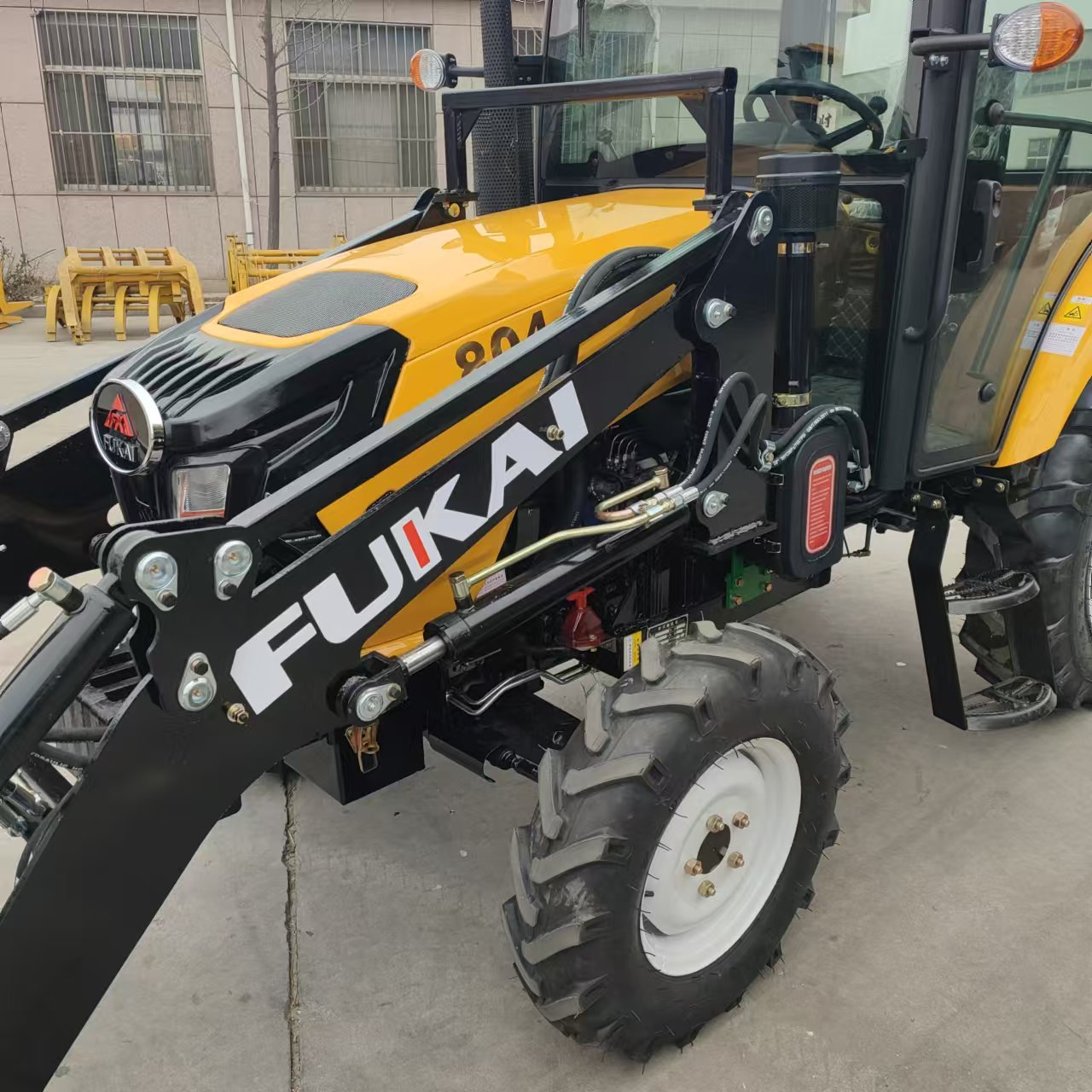 China Agriculture 50/60/70/80/90hp Tractors 4x4 drice Front Loader Farm Garden Tractor 804 with Glasher/ Grass Mower