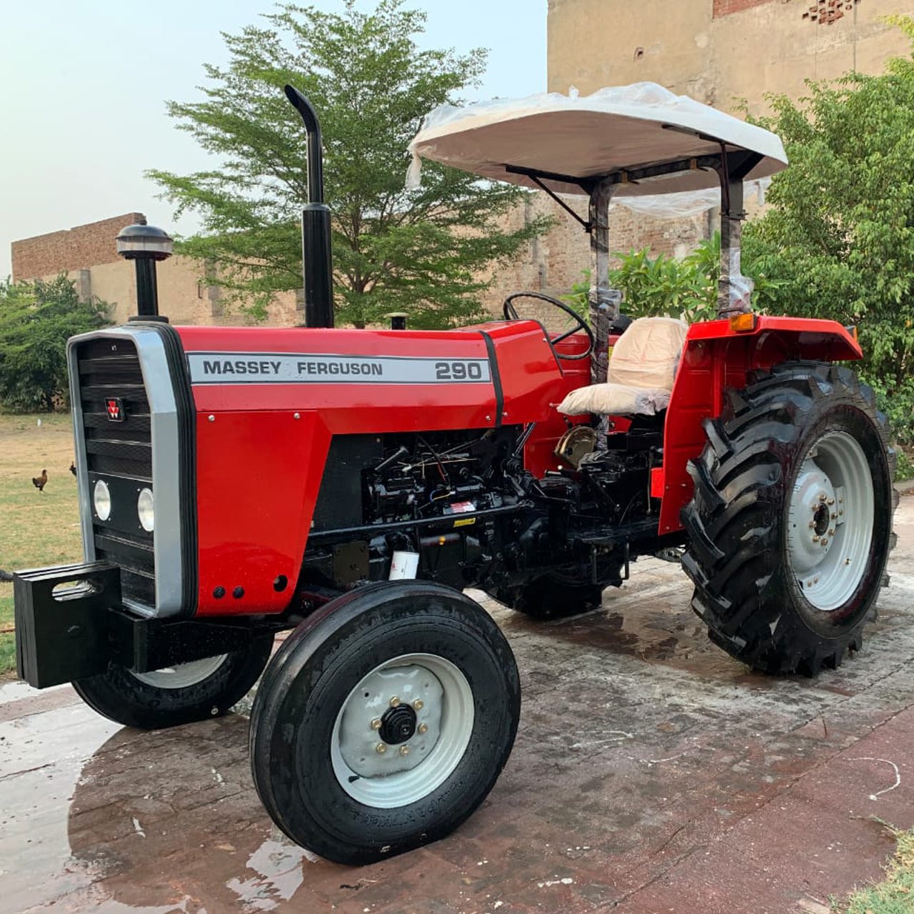 New Model Agriculture Tractor with Turbo Engine and Air-Conditioned Wholesale Price