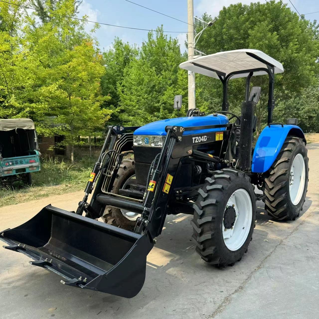 Used New Holland 70HP Farm Tractor with Front Loader
