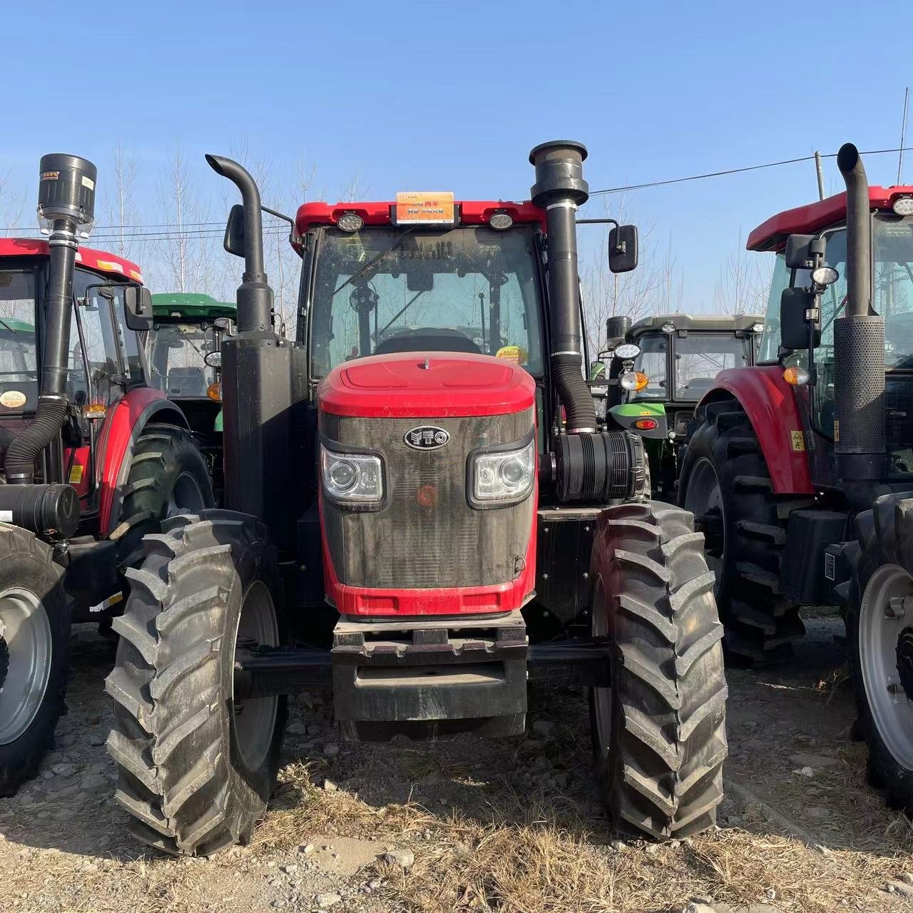 Yto LX2004 200hp Equipment Agricultural Used YTO Tractor 200hp and Optional Accessories with air Condition for Hot Sale