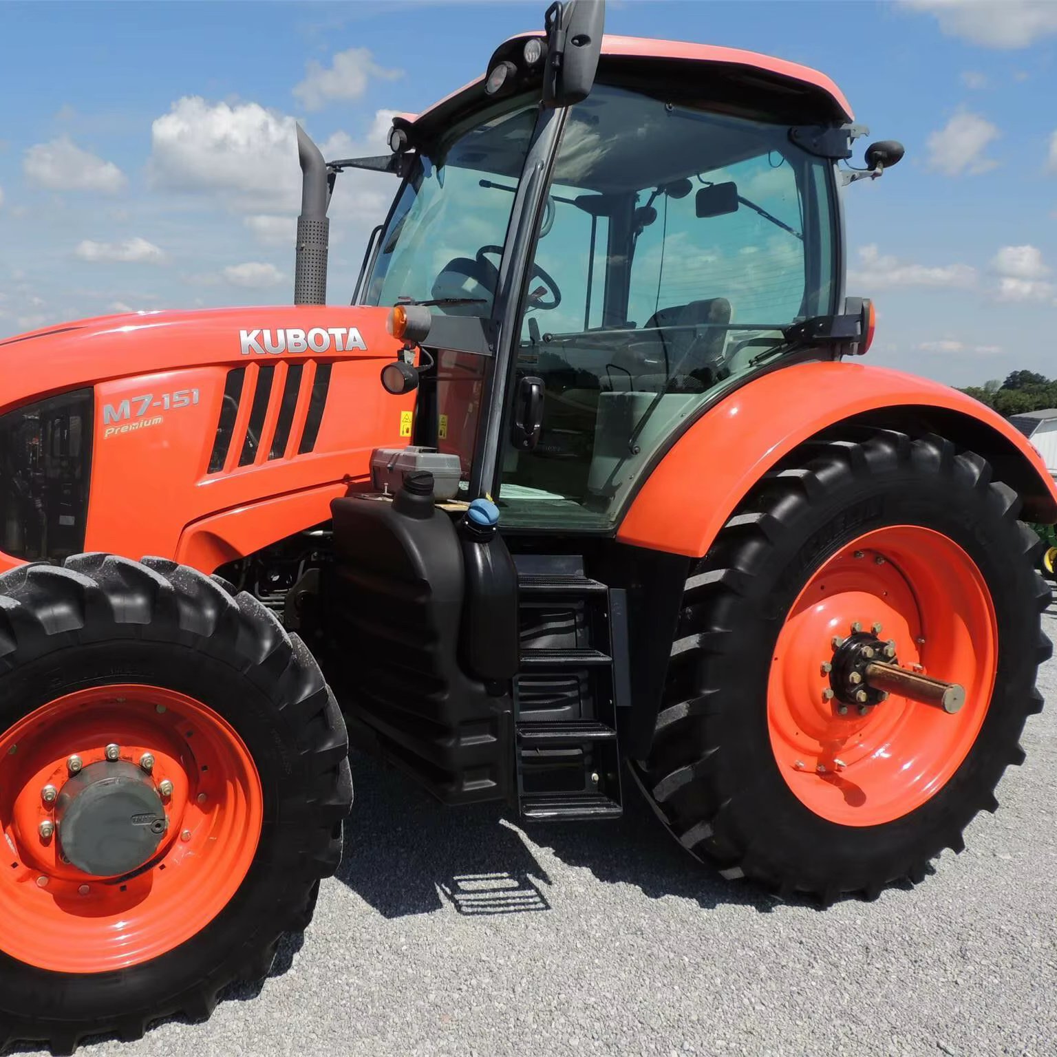 Cheap Price 148hp Tractor for Agricultural Work / Good Quality Kubota M7-151 Tractor Model Available for Shipment
