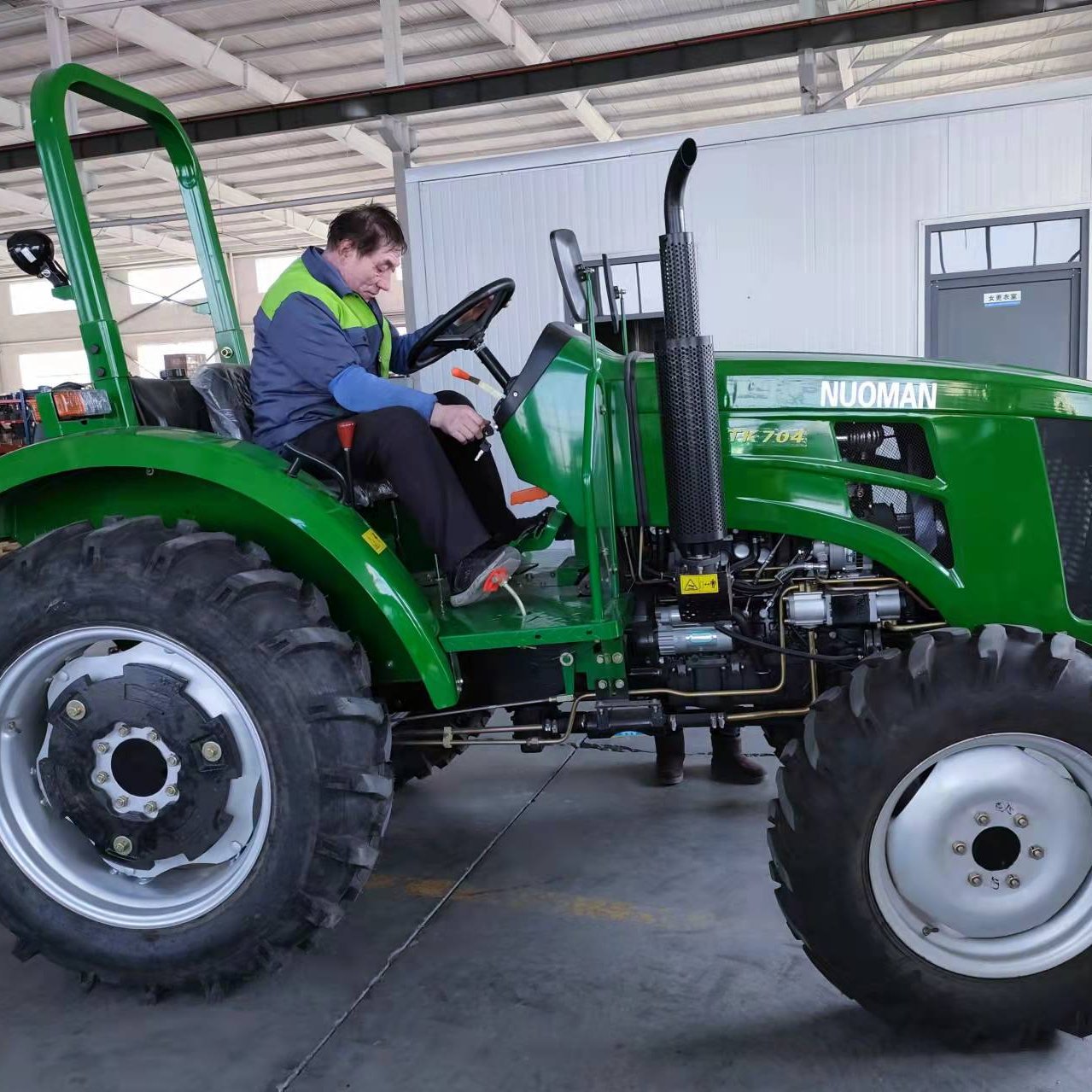 Small Garden Tractors Mini 4x4 Tractor Parts Hot Selling in Russia, Ukraine, Kazakhstan