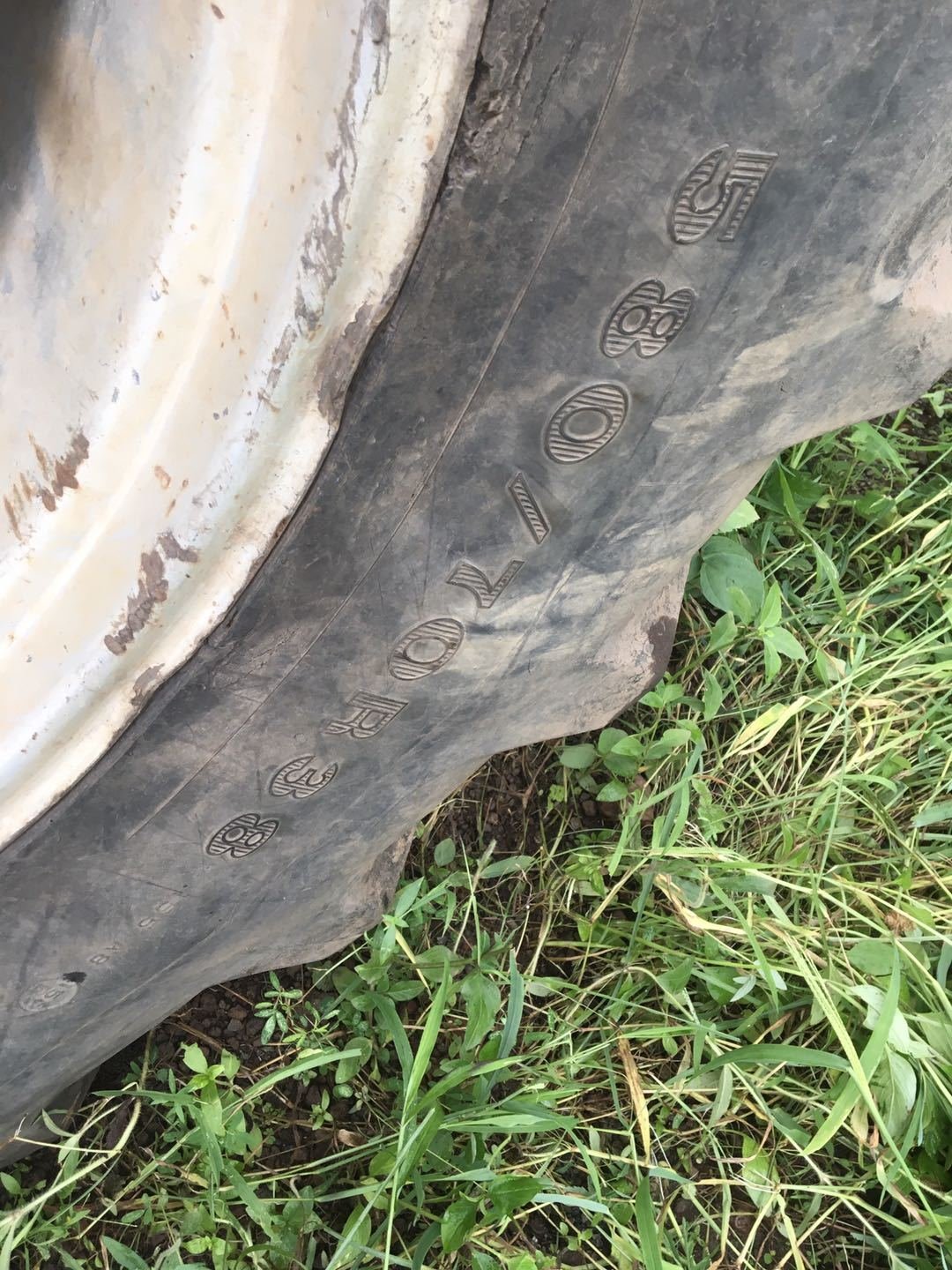 Agriculture Tire R-1W Radial Tire 580/70R38 Tubeless Agricultural Tractor Tires From China Factory