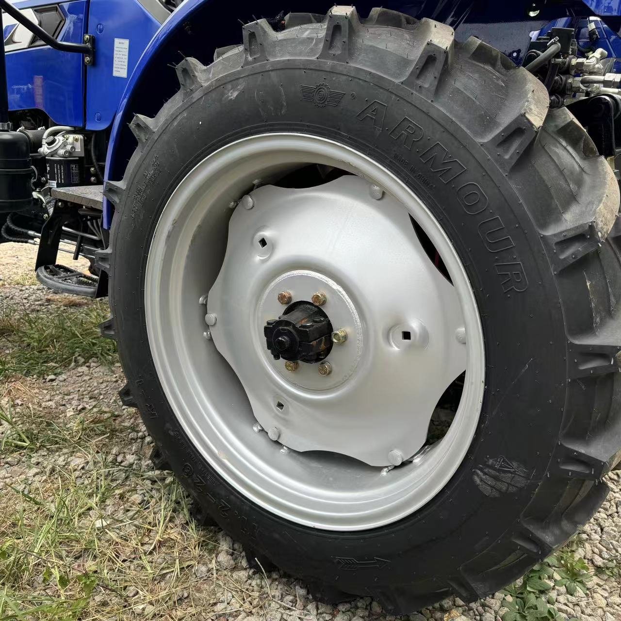 China 50hp Lovol Lawn Mower 4x4 Small Tractor With Front End Loader Backhoe Kubota Tractors Trucks Agriculture Mini Farm Tractor