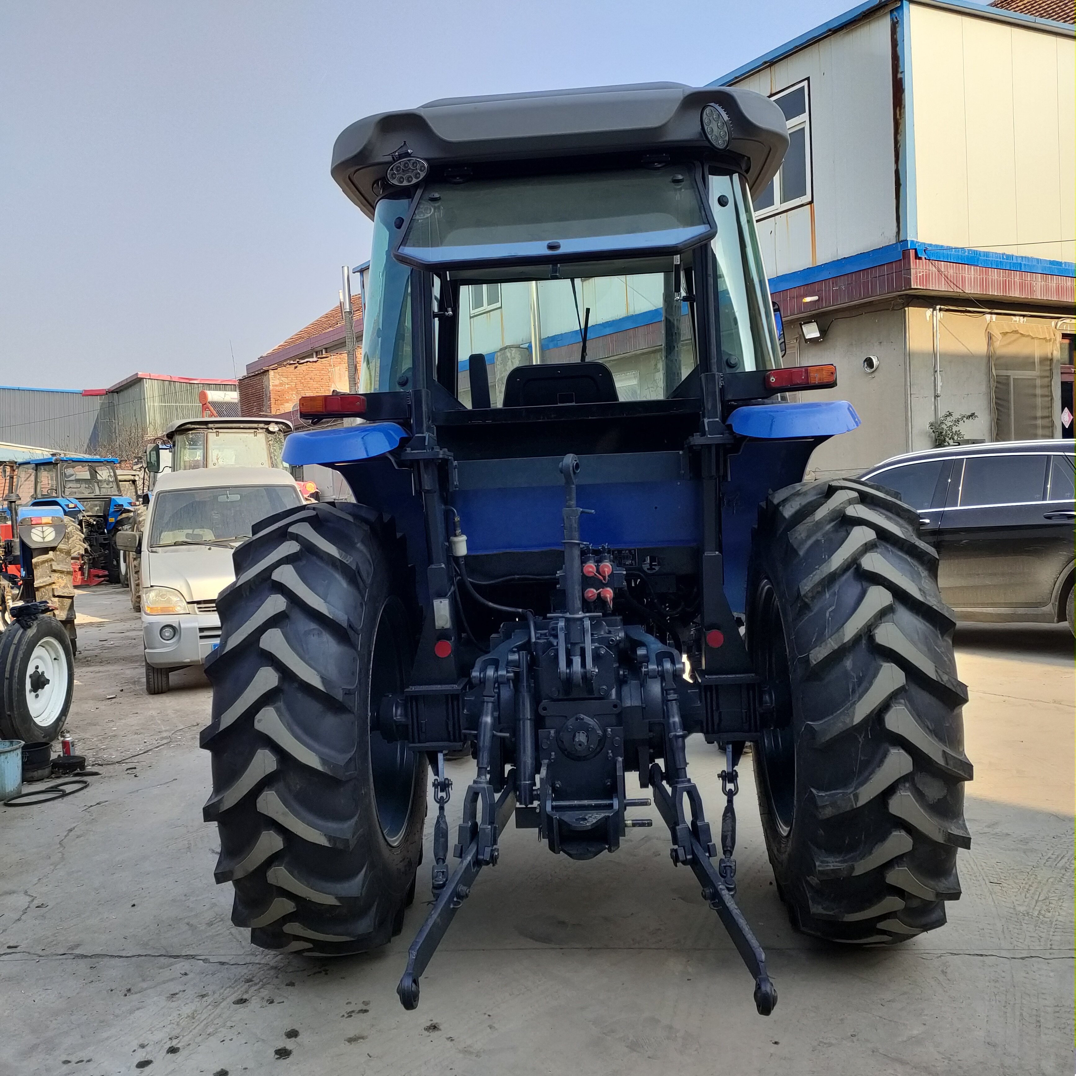 Used Agricultural ISEKI T954 95 HP 4*4 Wheeled Tractors with a Cabin