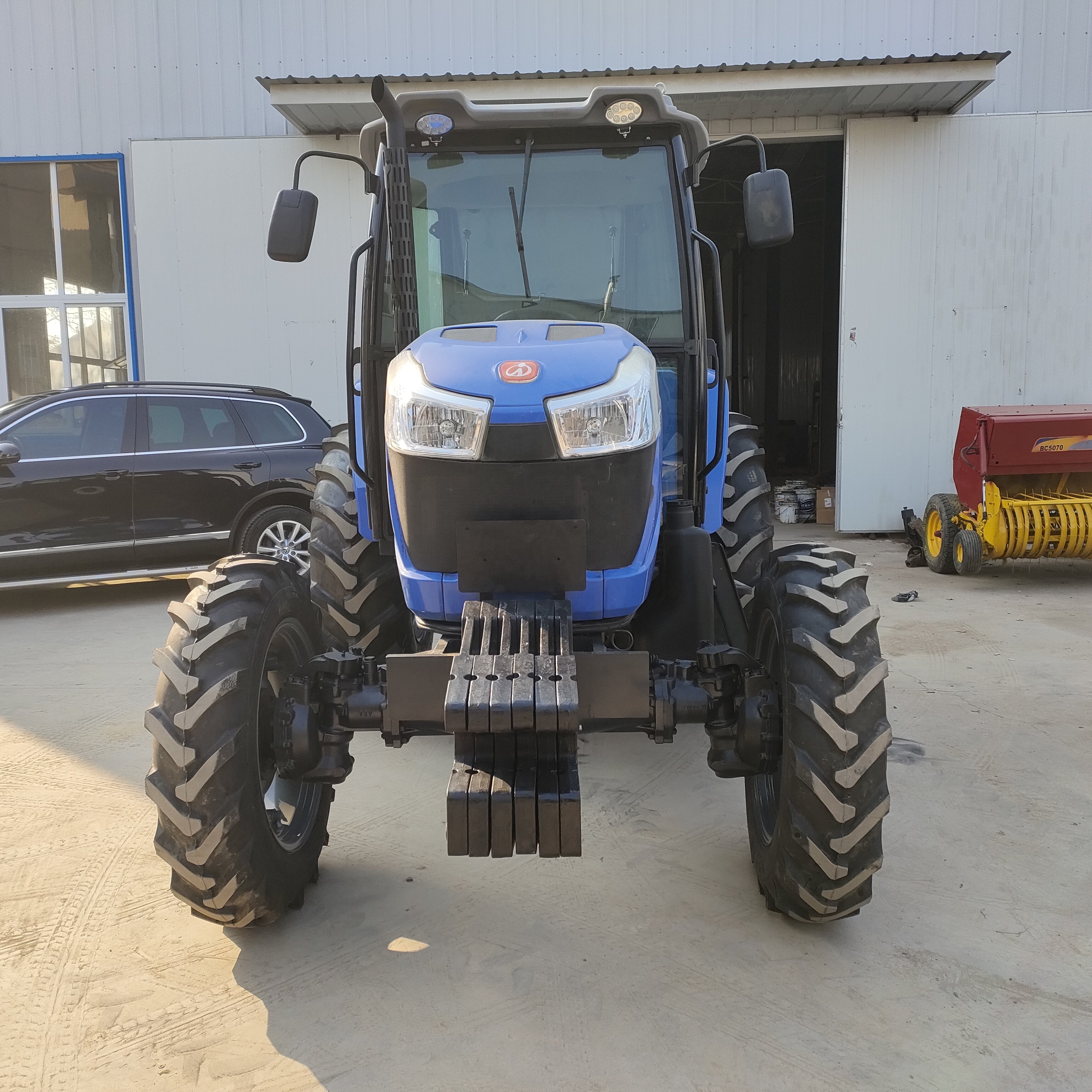 Used Agricultural ISEKI T954 95 HP 4*4 Wheeled Tractors with a Cabin
