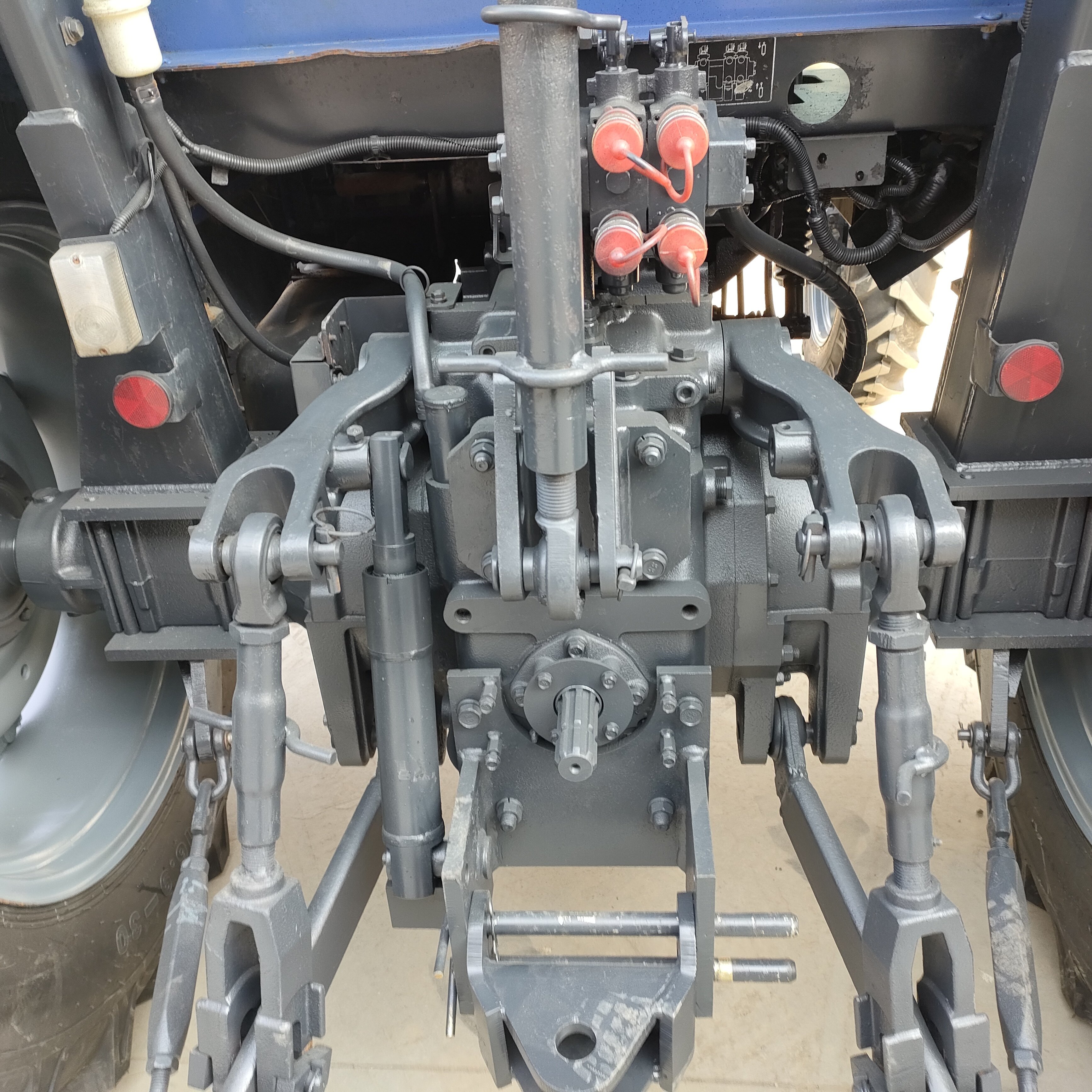 Used Agricultural ISEKI T954 95 HP 4*4 Wheeled Tractors with a Cabin