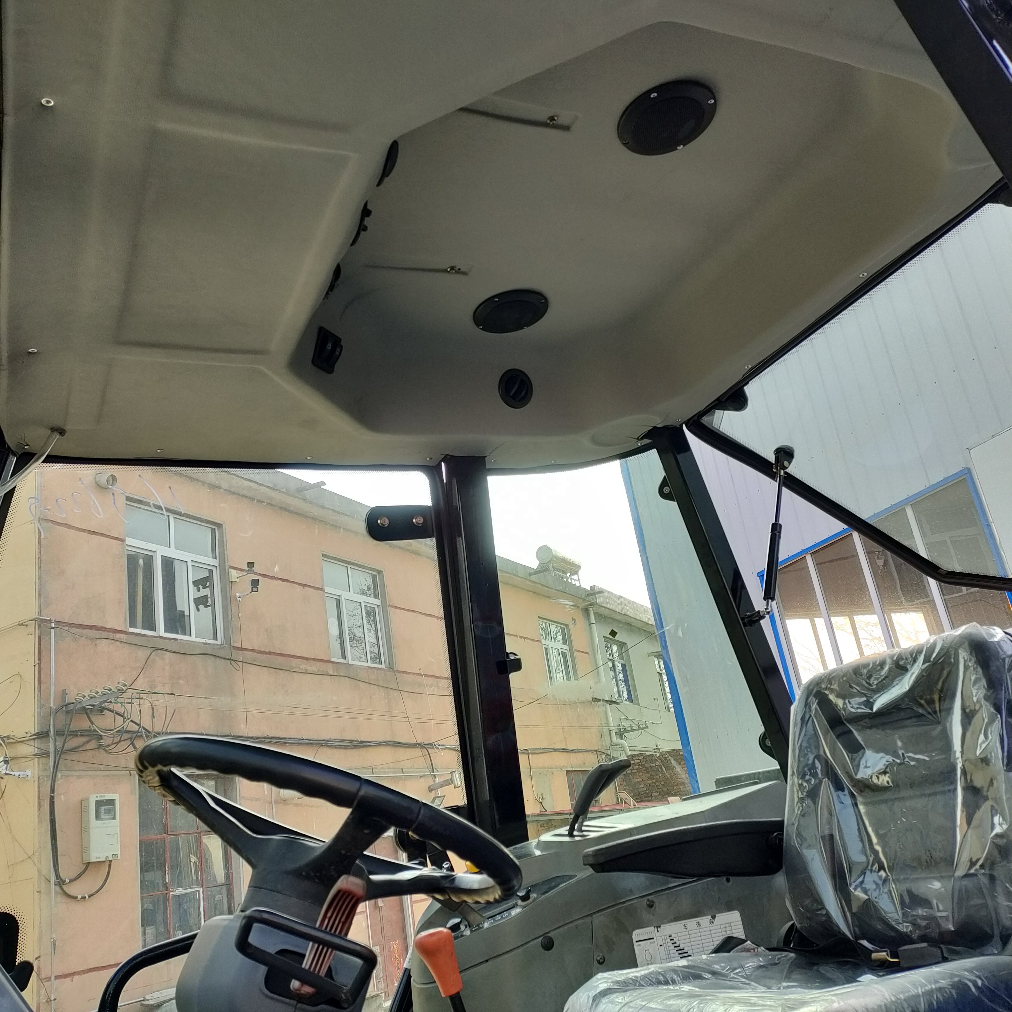 Used Agricultural ISEKI T954 95 HP 4*4 Wheeled Tractors with a Cabin