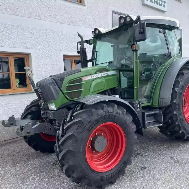 Buy Fendt 4WD Agricultural Tractor 100HP 40HP 70HP 180HP Engine Fast Delivery Wholesale Prices for Farm Use for Sale