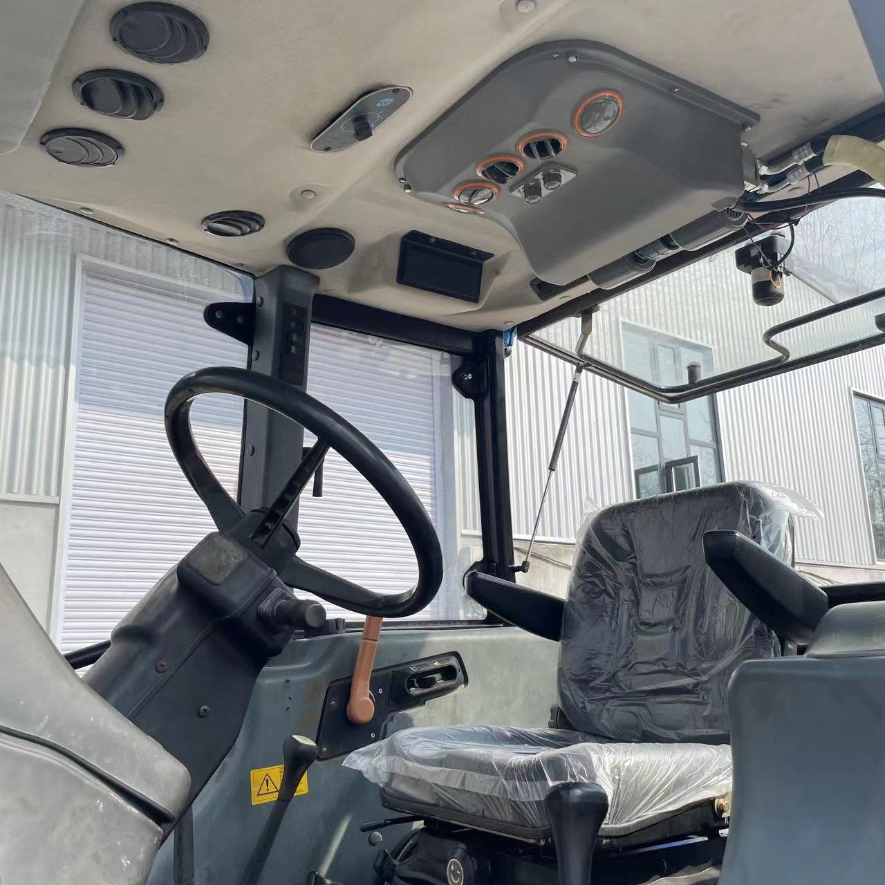 Shanghai New Hollan 100HP SNH1004 with Cabin