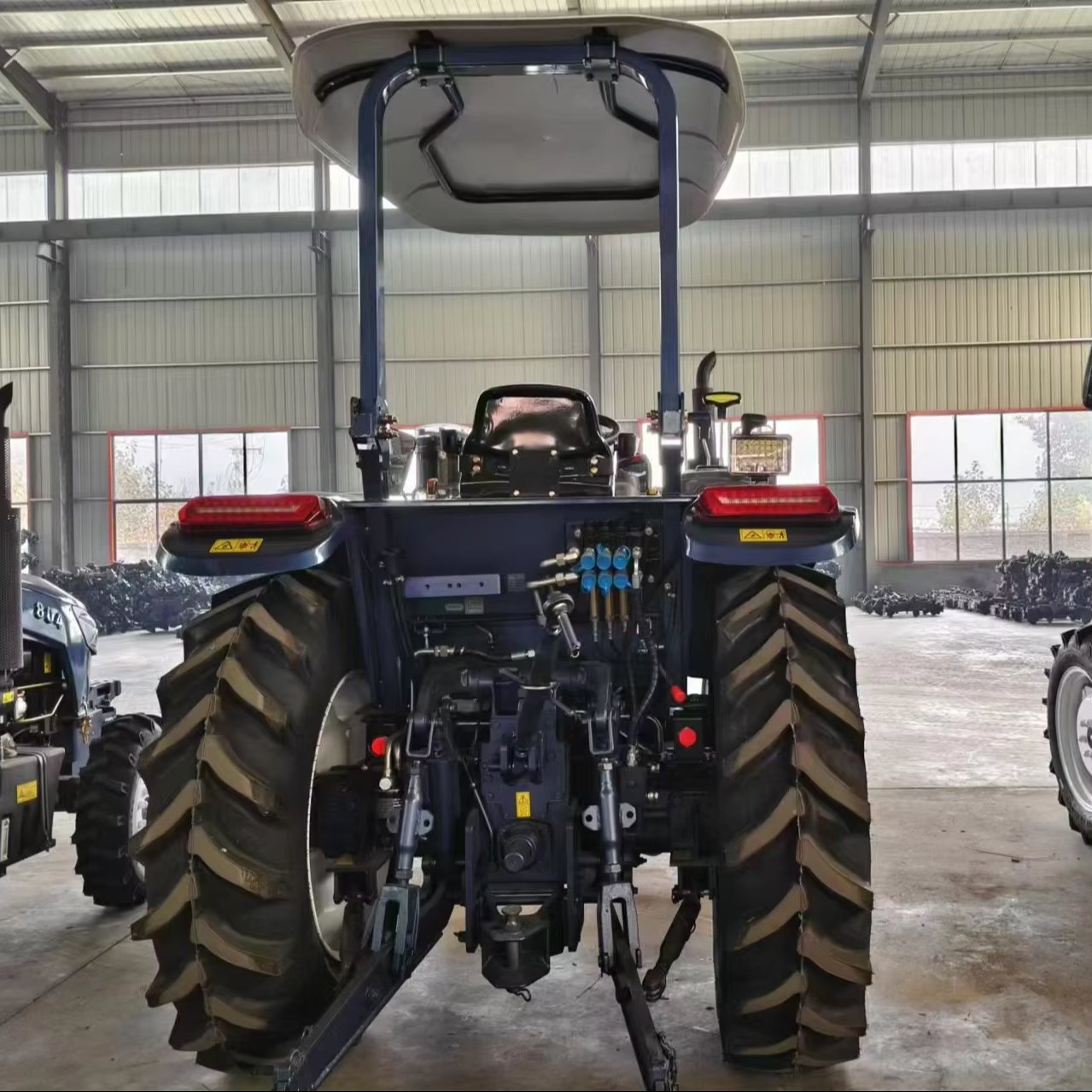 Multifunctional 100hp Agricultural Tractor 4WD Diesel Engine Including Pump Gearbox Bearing