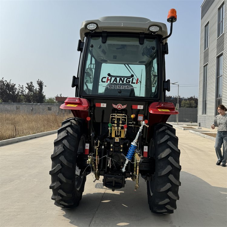 Changli 704 Agricultural Land Four Wheel Drive Tractor with 70 Horsepower and Cab, Plowing and Plowing Machine