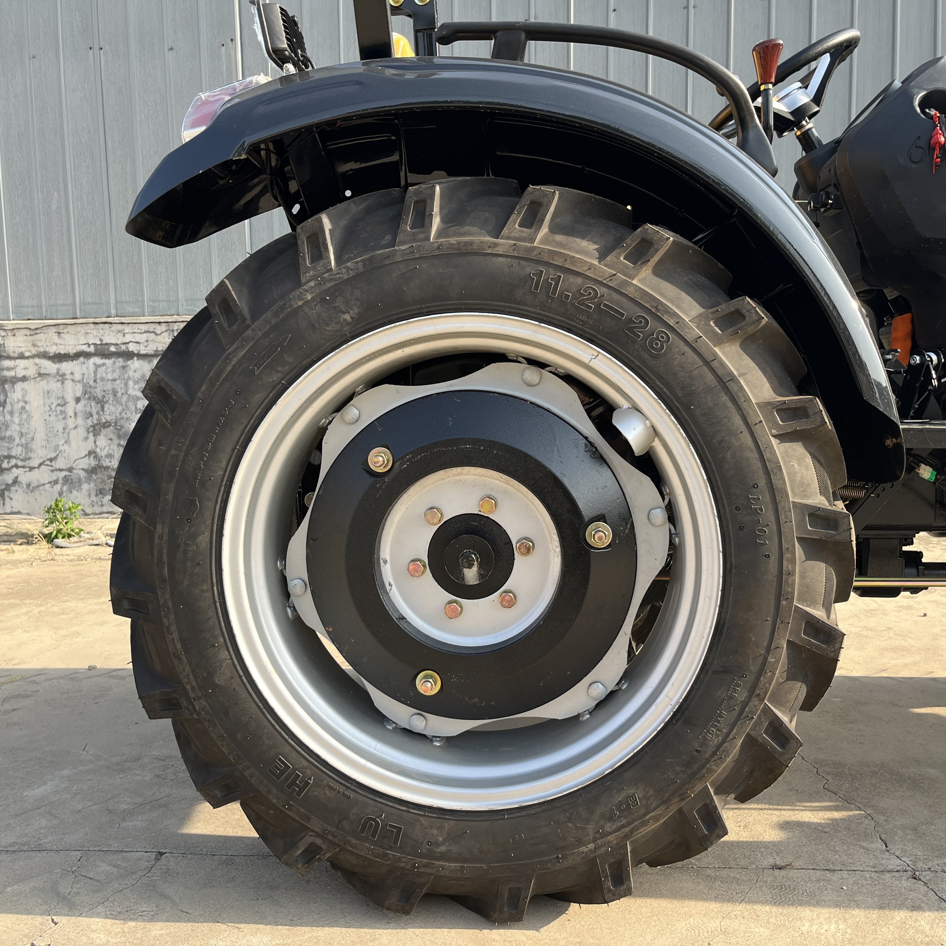 Hot High Quality 70 hp Tractor 4x4 Farm Tractor for Farming Equipment Wheel Tractor