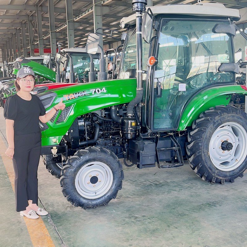TL704 Multifunction Agricolas 70HP 4wd Farmer Tractors Compact Agriculture Tractor