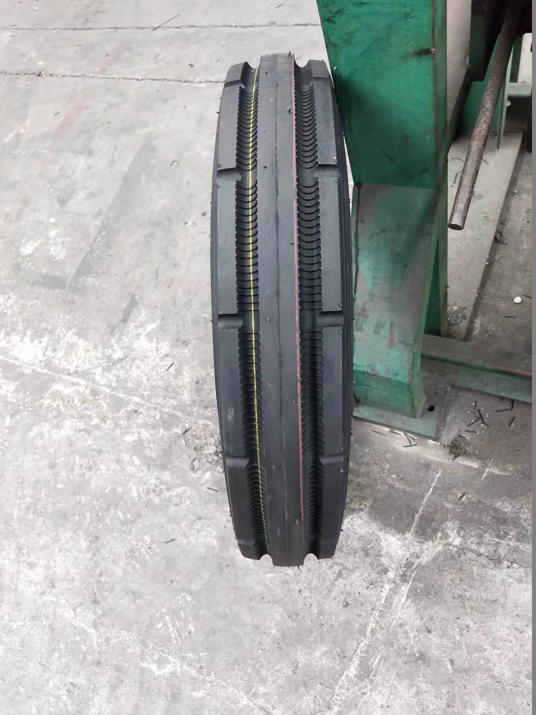 F2 Tractor Tire Front Tyre Agricultural Tyre 1000-16 900-16 750-20 750-16 600-16 400-19 400-8