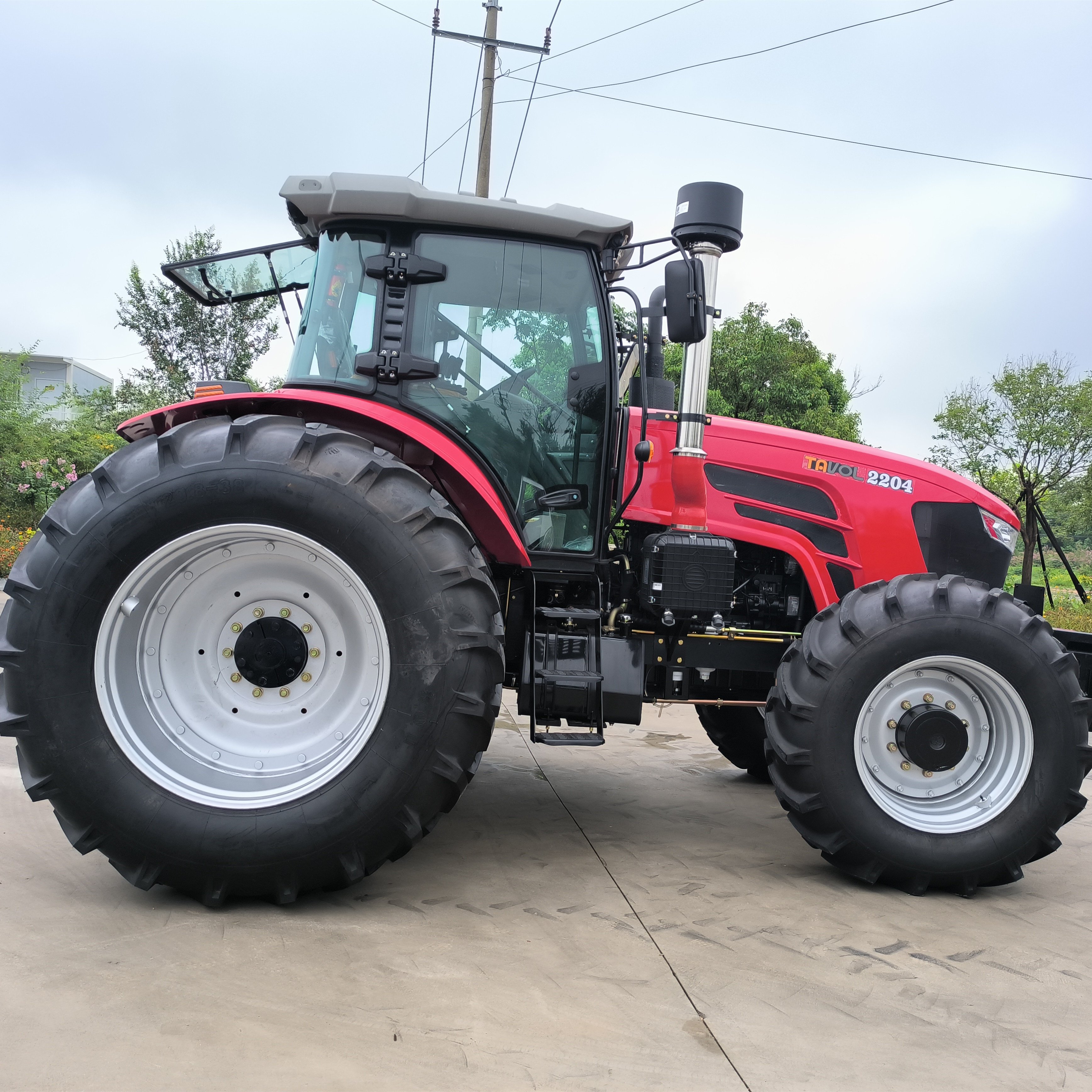 Multifunction 210HP 220HP 240HP 140HP 150HP 160HP 180HP 100HP 120HP China Compact Tractors Cheap 4X4 Tractor
