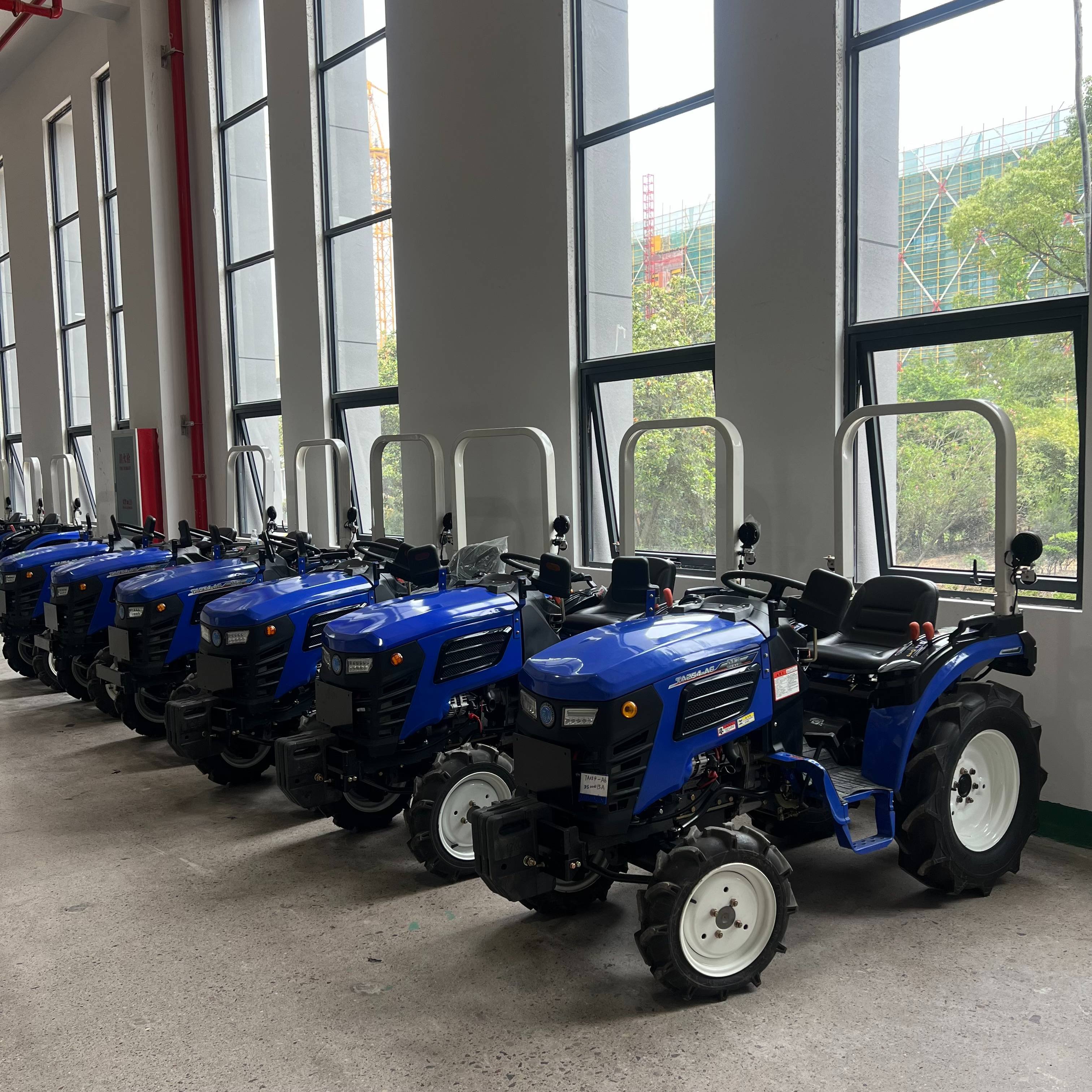 Wholesale Products Small Four Wheel 4x4 Mini 40hp Agricultural Farm Tractor for Sale with Low Price in China