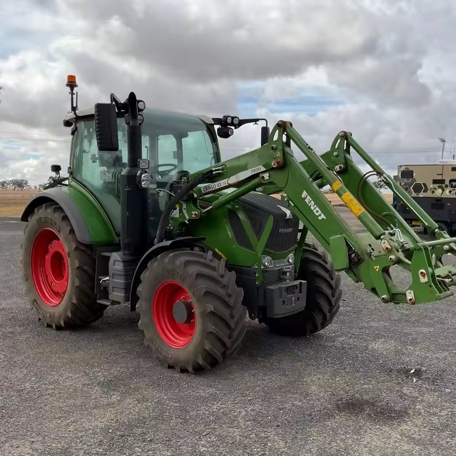 Used B5000DT FENDT 4x4 Wheel Tractor 30-180hp 4wd Fendt Farm Tractor 1400HP Fendt Farm Tractor for Agriculture