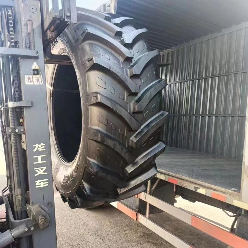 Industrial R4 Backhoe Tire 12.5/80-18 16.9 28 16.9-24 Backhoe Tire 19.5lx24 Tires for Sale 19.5l-24