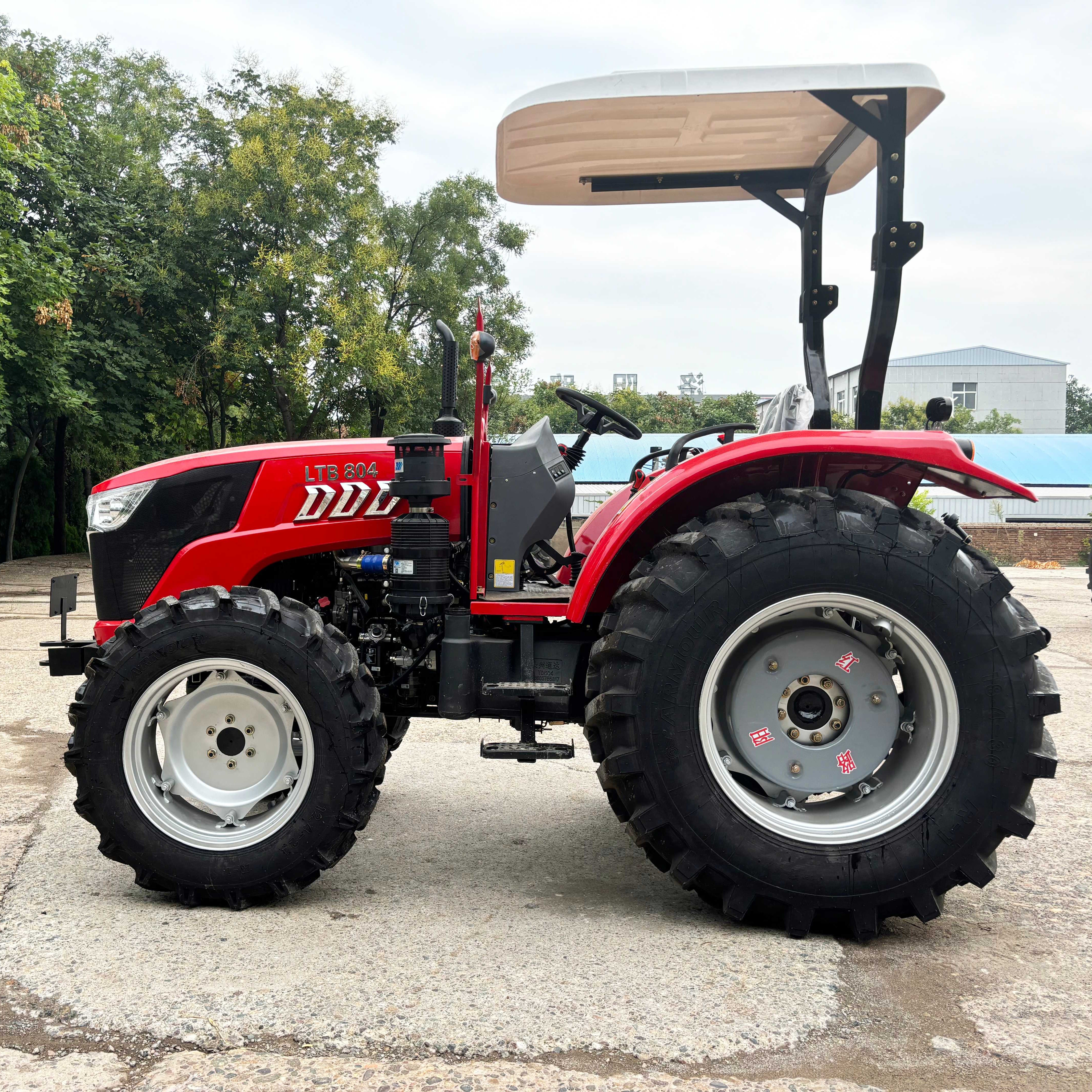 Fully Inspected 4x4 Mini Farm Tractor Loader with Quick Attach Bucket 3-Point Hitch 540 PTO E-Hydro-60hp to 200hp Rated Power