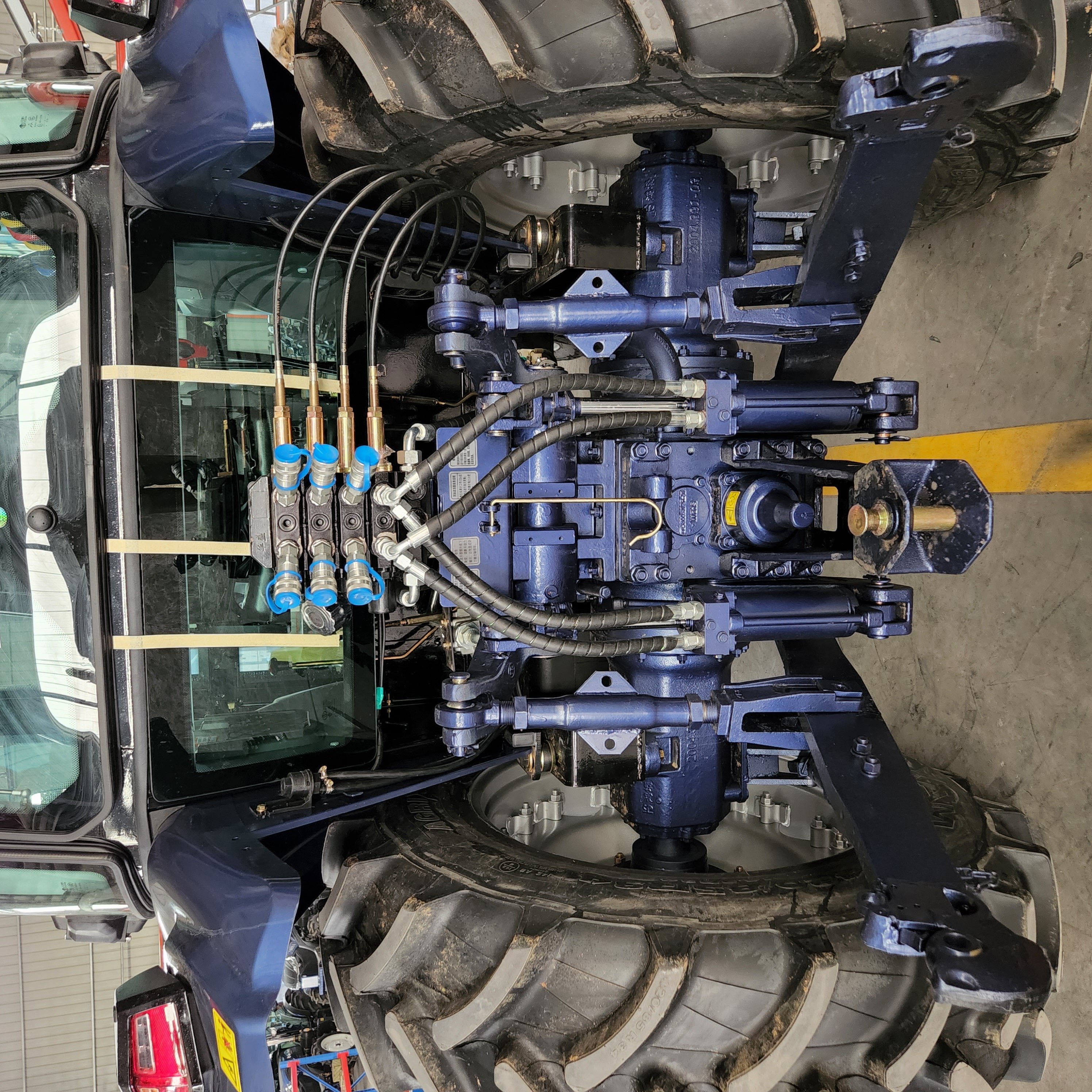 Cheaper New 1204hp Large 4x4 Tractor Farm Machinery Agriculture Tractor CE Approved Long Service Life Gearbox Bearing
