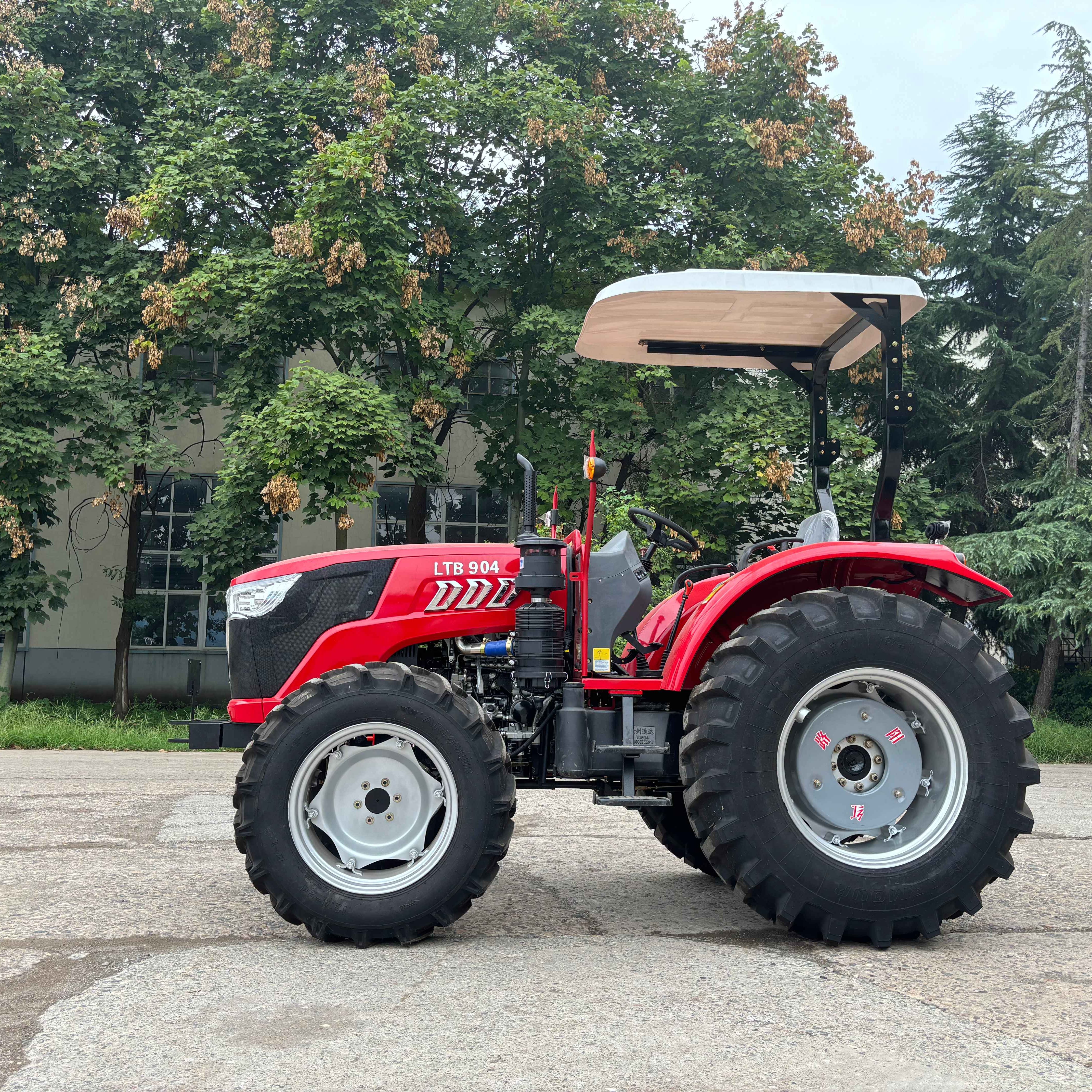 YTO 4WD 4x4 Agriculture Wheel Tractor Used 60hp 70hp 80hp 90hp Farm Tractor Equipped with Trailer Rotary Cultivator Planter