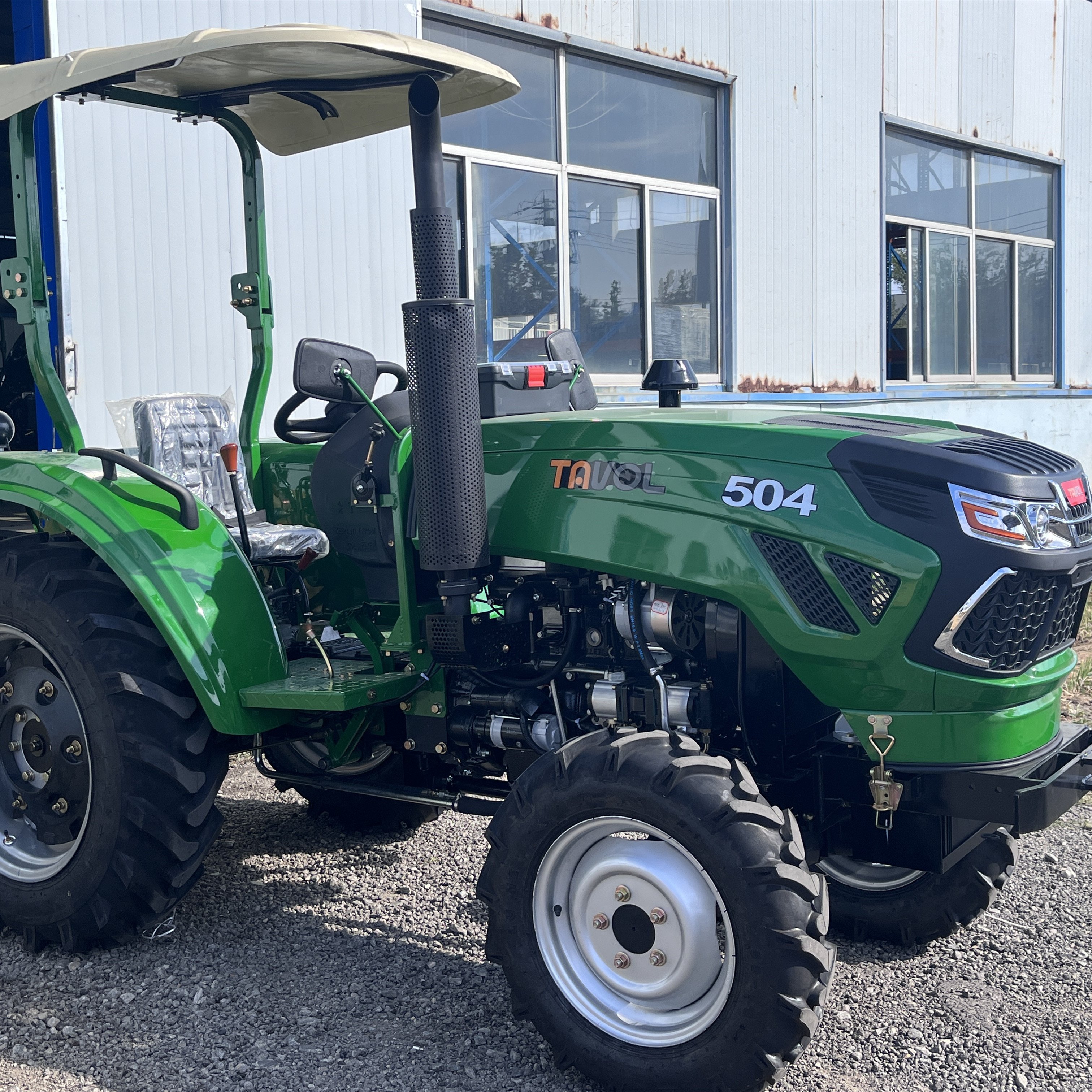 Tavol Mini 4x4 Wheeled Tractor Agriculture Tractor 25 HP 30HP Tractors With Farming Machine