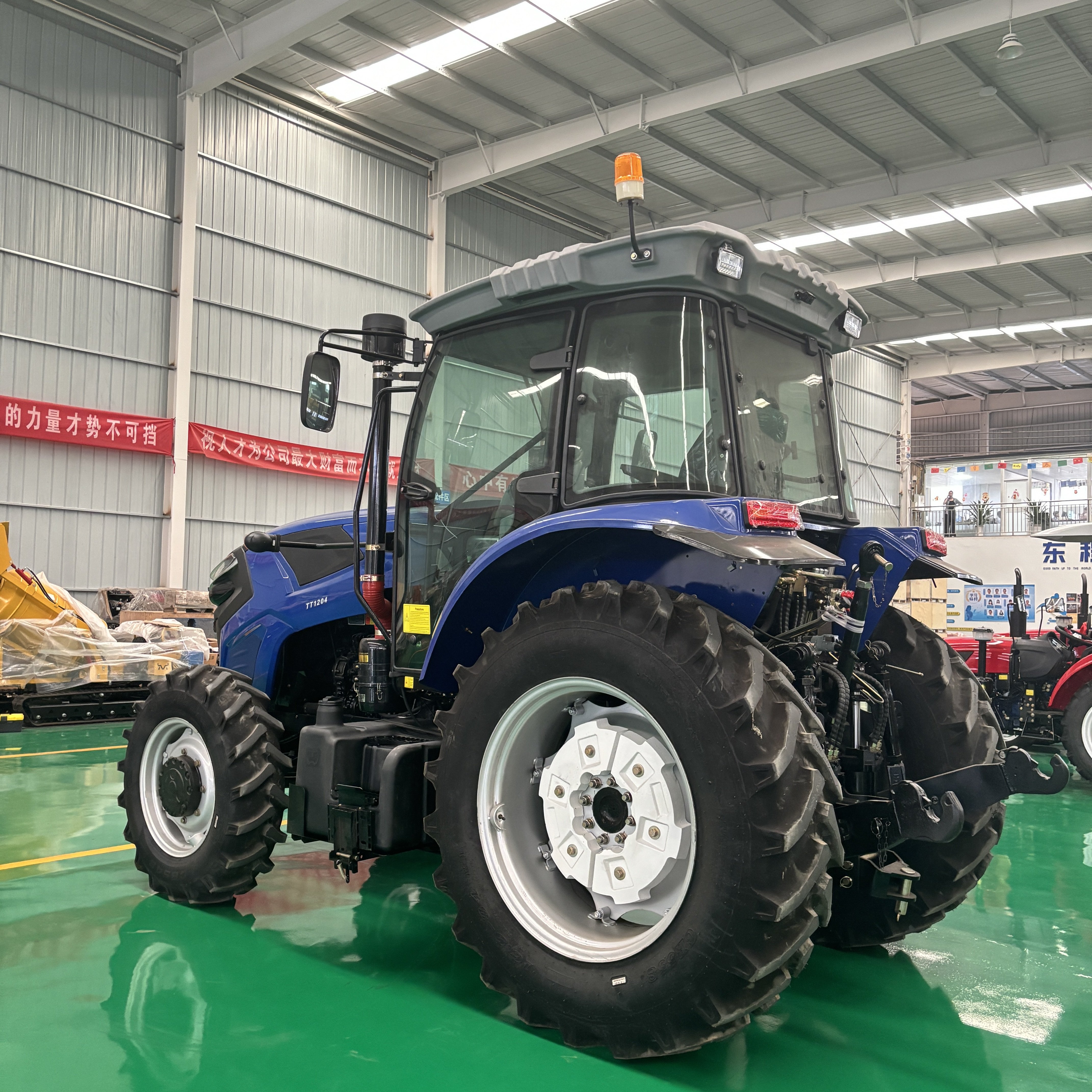 Free Shipping Four-Wheel Tractor 80HP 90HP 100HP 180HP Horsepower Multi Purpose 4x4 Compact Tractor Farm Use for Sale