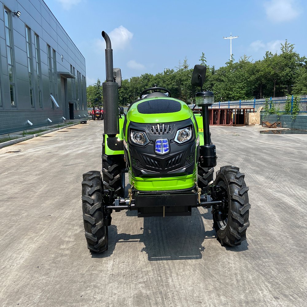 China Micro Mini Sprayer Small 4X4 Wheel Tractor 40HP Garden Tractors