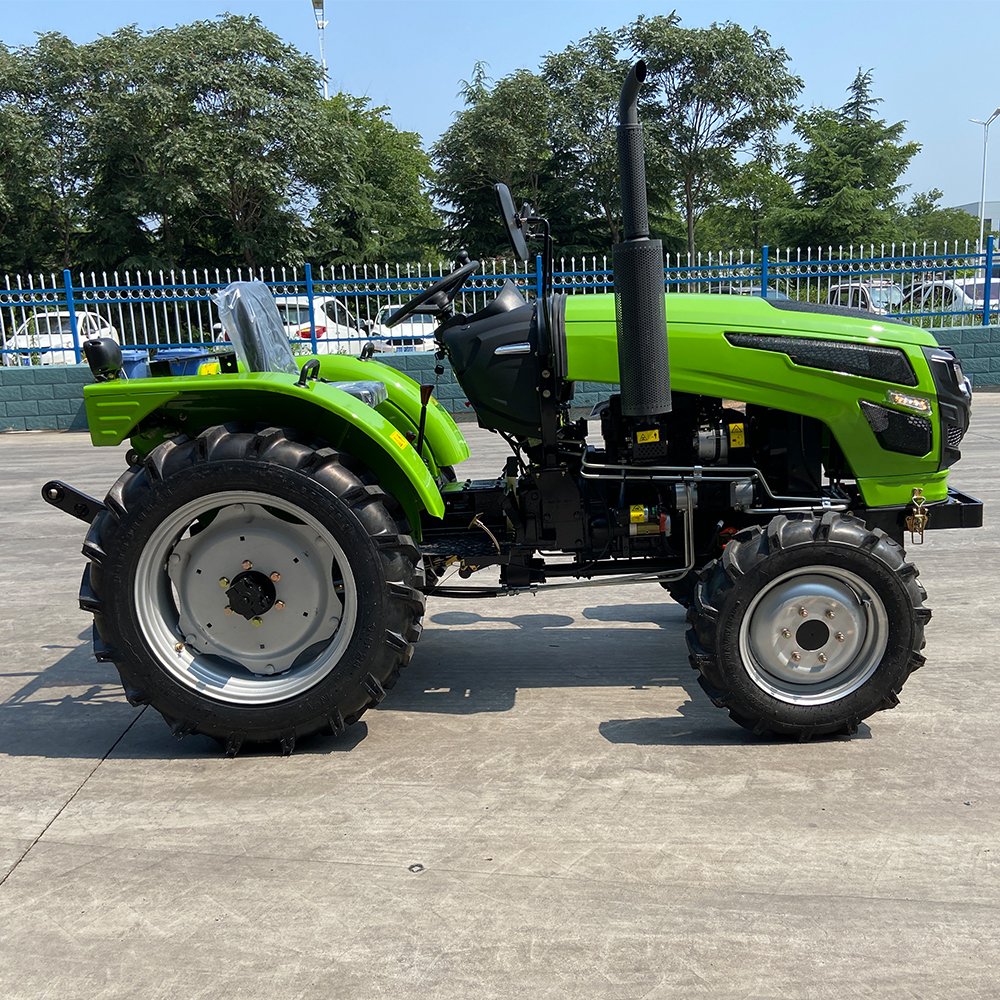 China Micro Mini Sprayer Small 4X4 Wheel Tractor 40HP Garden Tractors