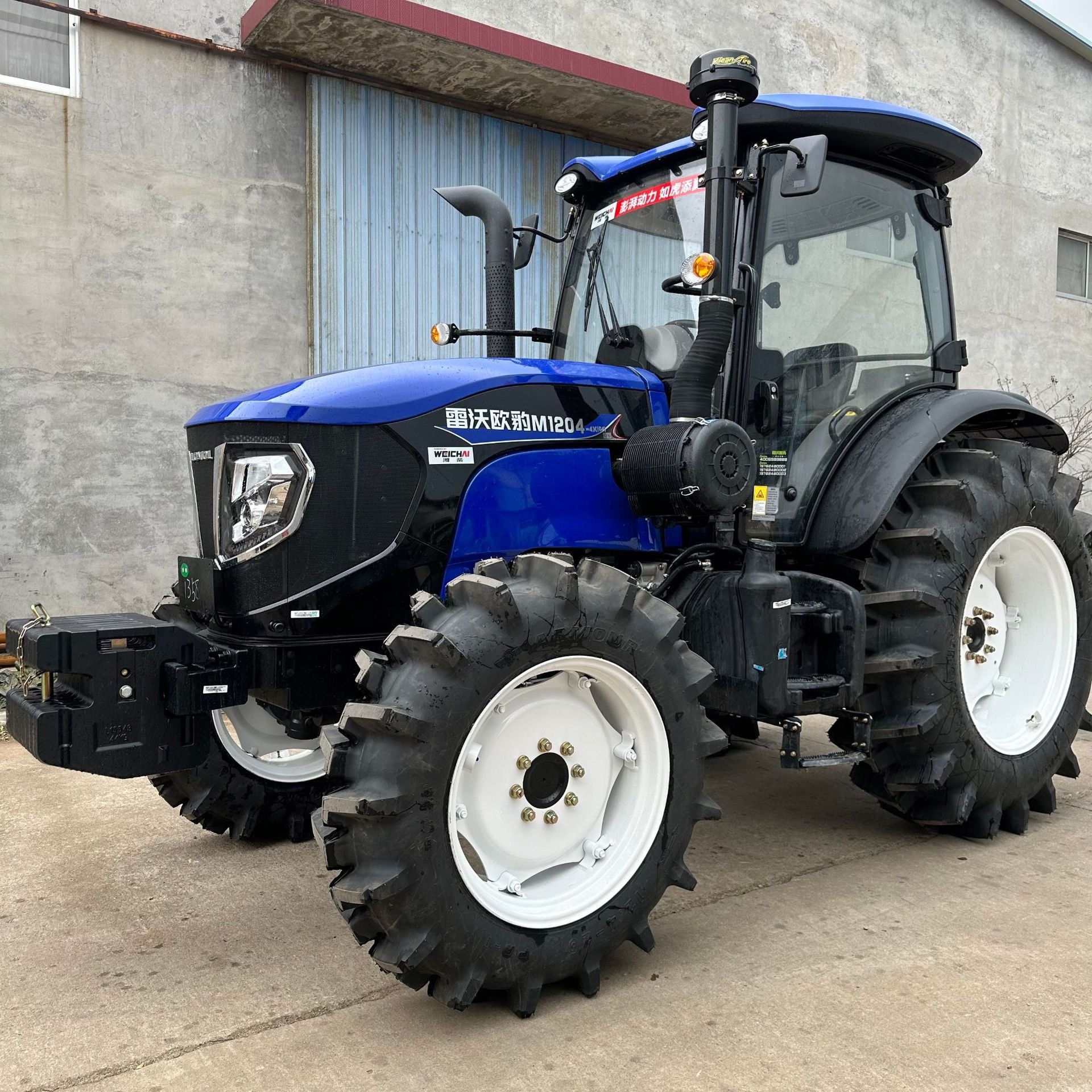 Four wheel drive agricultural machinery 120HP M1204 tractor efficient agricultural tractor