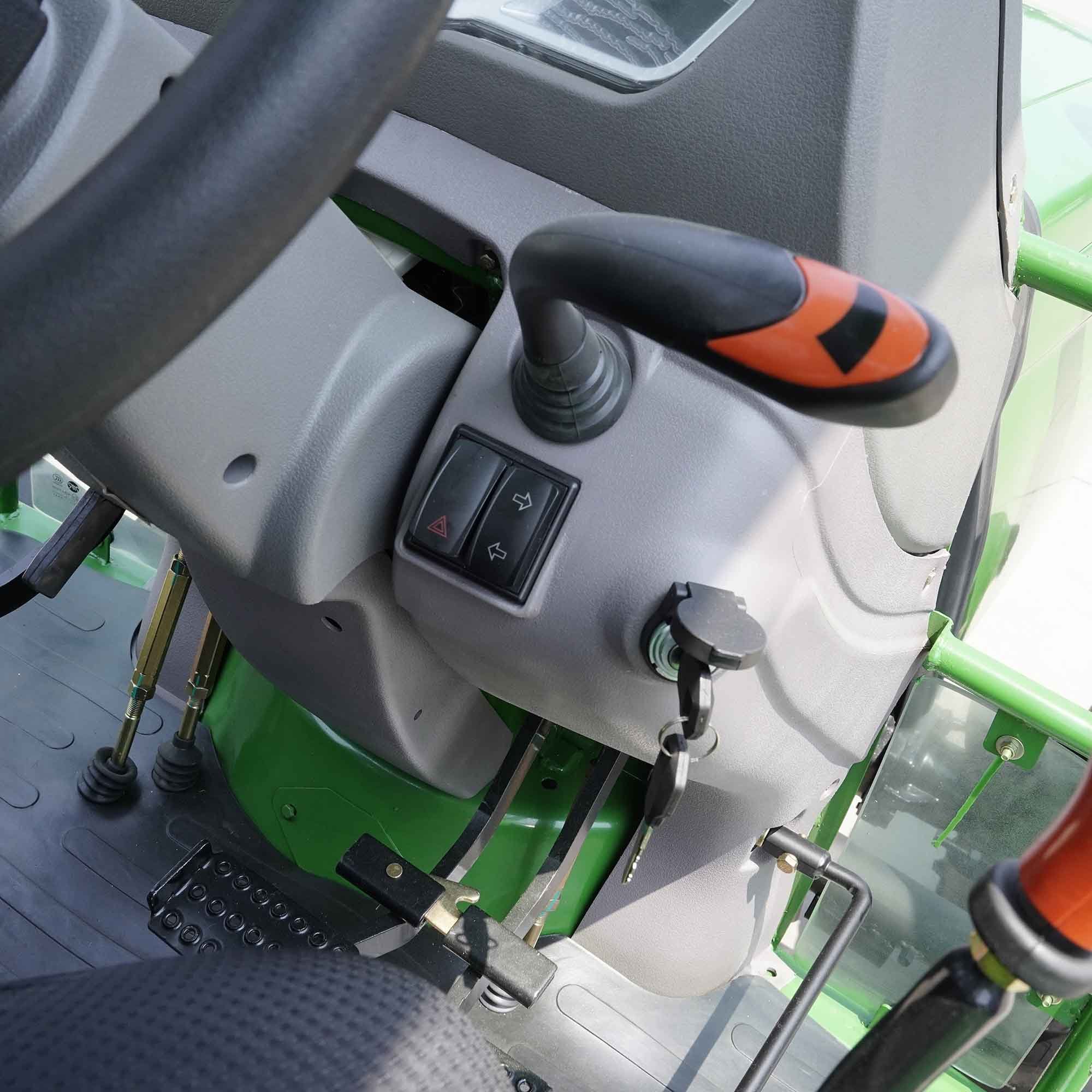 Rural Agricultural Equipment Tractor 60HP 70HP 100HP Tractor Grass Tractor Agricultural Promotion