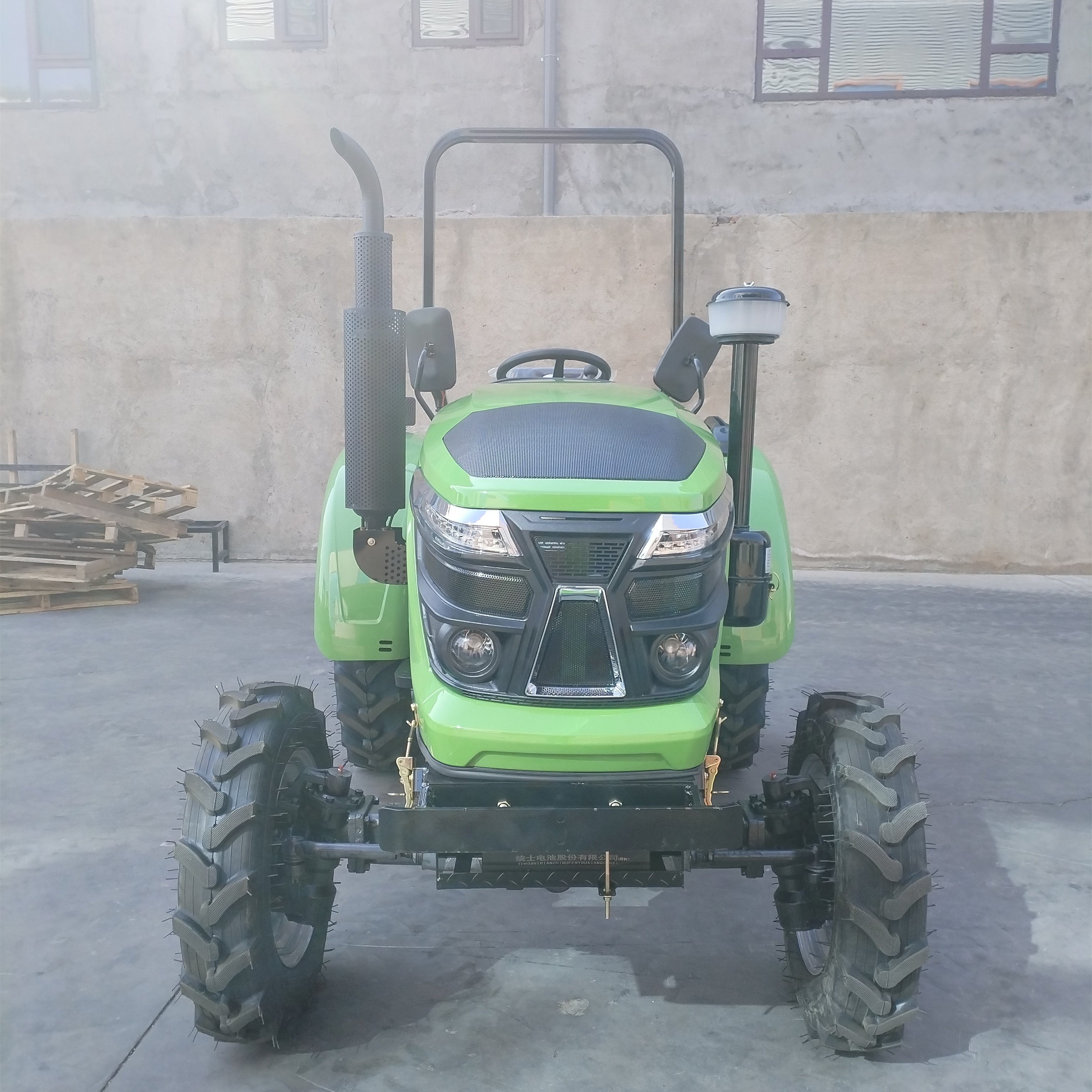 Four wheel Mini tractor EPA/ Euro 5 engine Compact agricultural tractor with four wheel drive