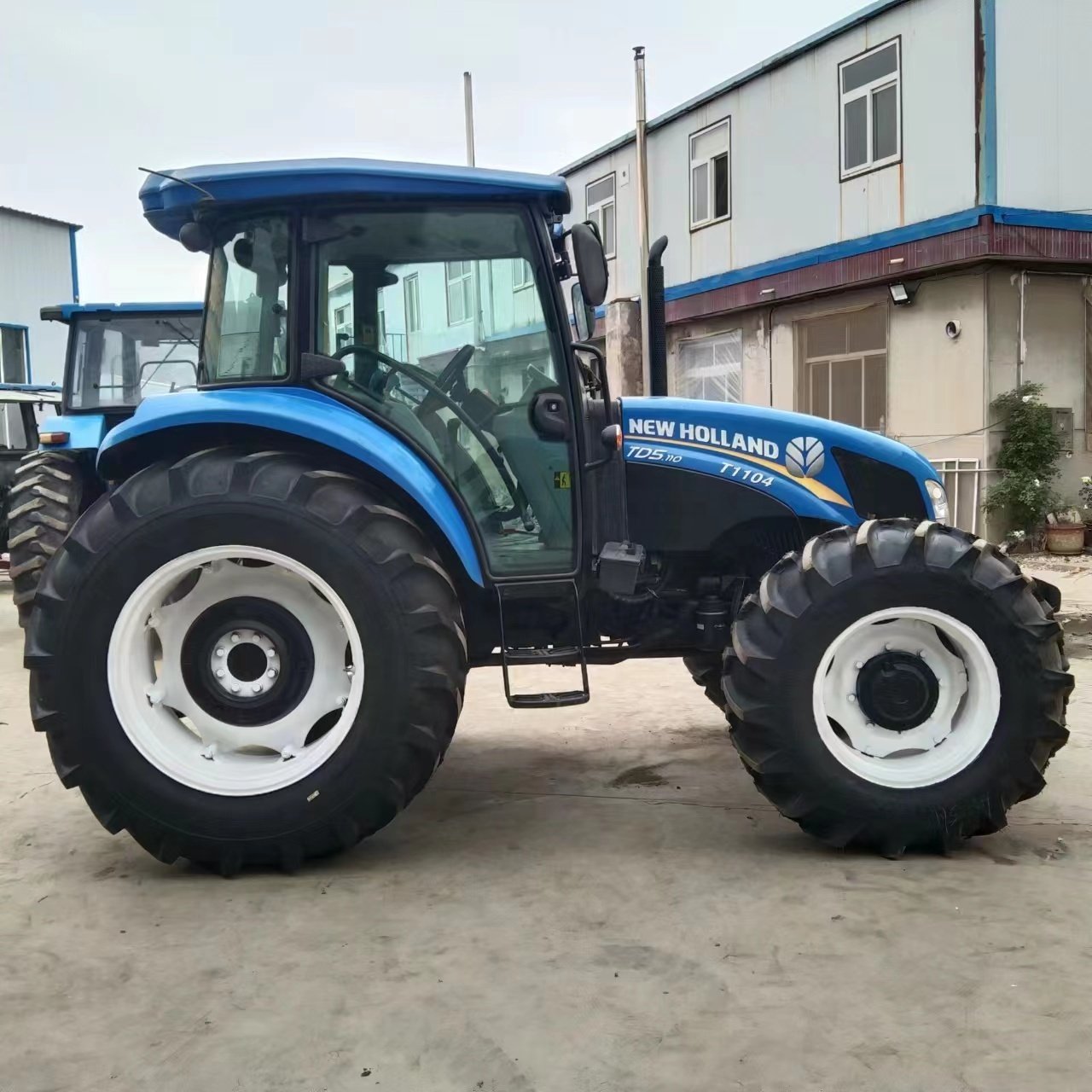 Made in Turkey T1104 Fiat Engine Used Tractor 110hp TD5110 4WD Agriculture Tractor Available With Accessories with Fiat Engine