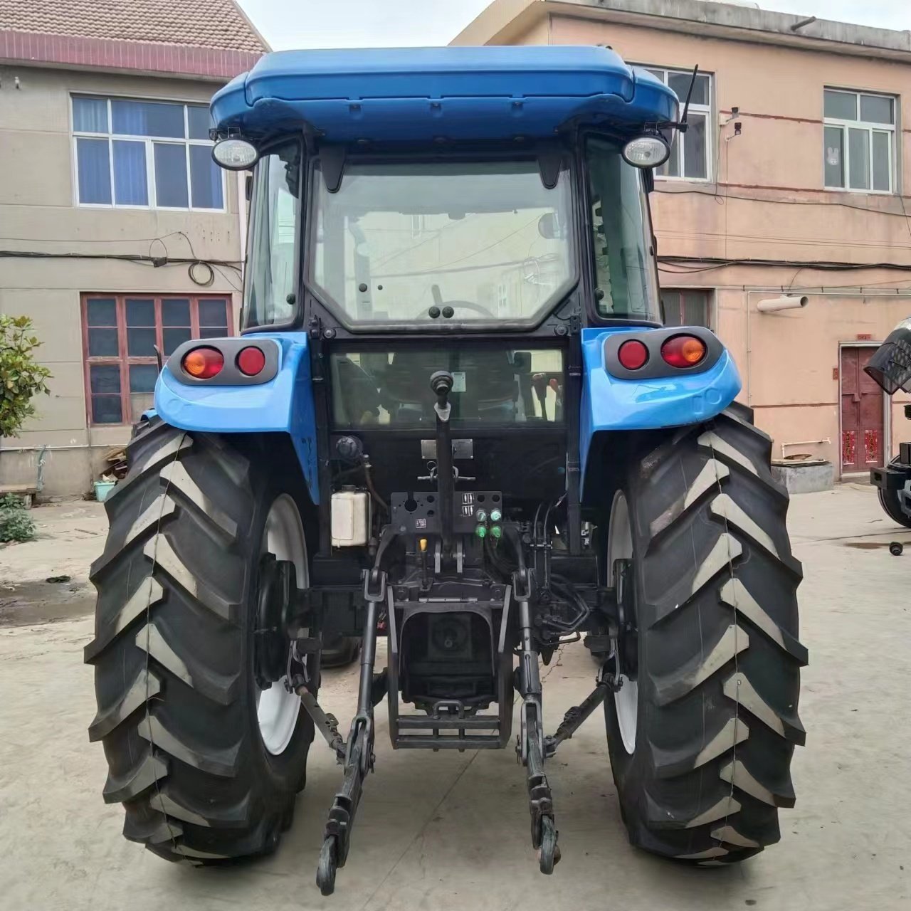 Made in Turkey T1104 Fiat Engine Used Tractor 110hp TD5110 4WD Agriculture Tractor Available With Accessories with Fiat Engine