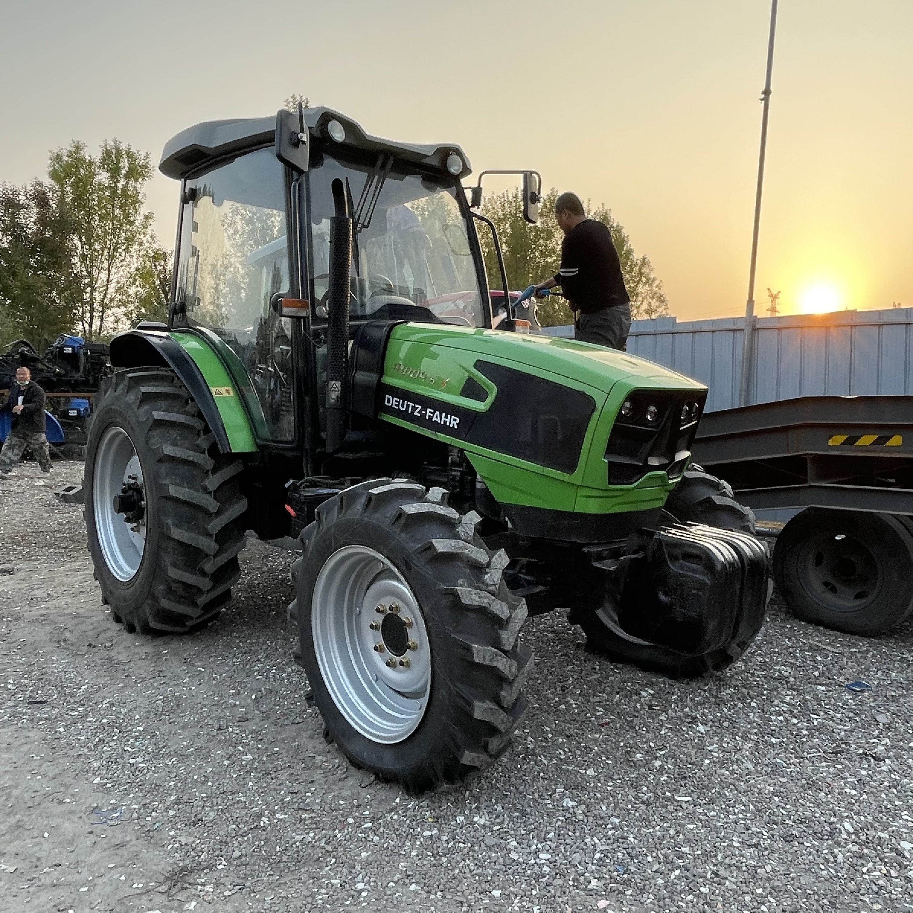 CD1004 100HP Deutz Farm Tractor Agricultural Tractor Agricultural Machinery Cheap Farm Tractor for Sale