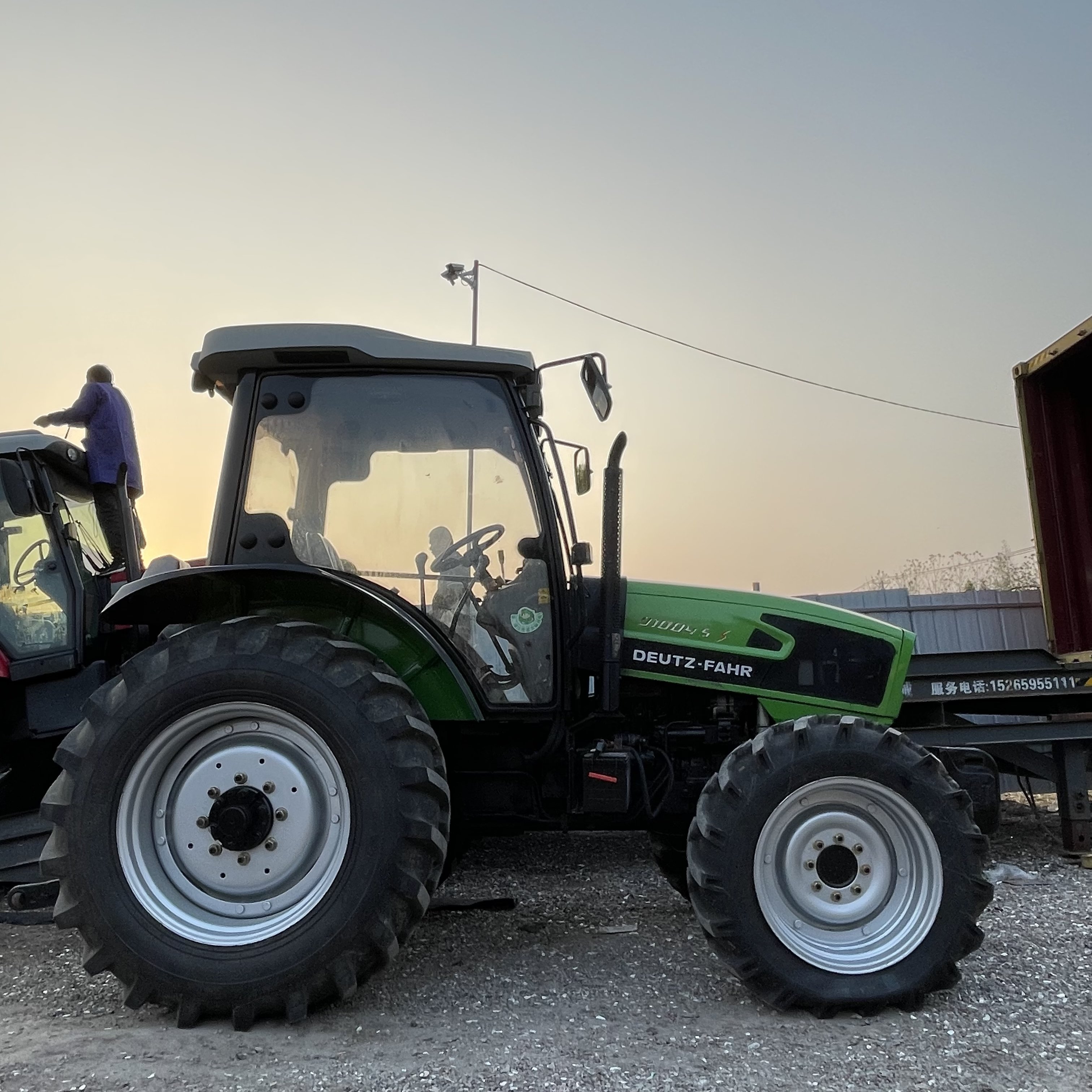 CD1004 100HP Deutz Farm Tractor Agricultural Tractor Agricultural Machinery Cheap Farm Tractor for Sale