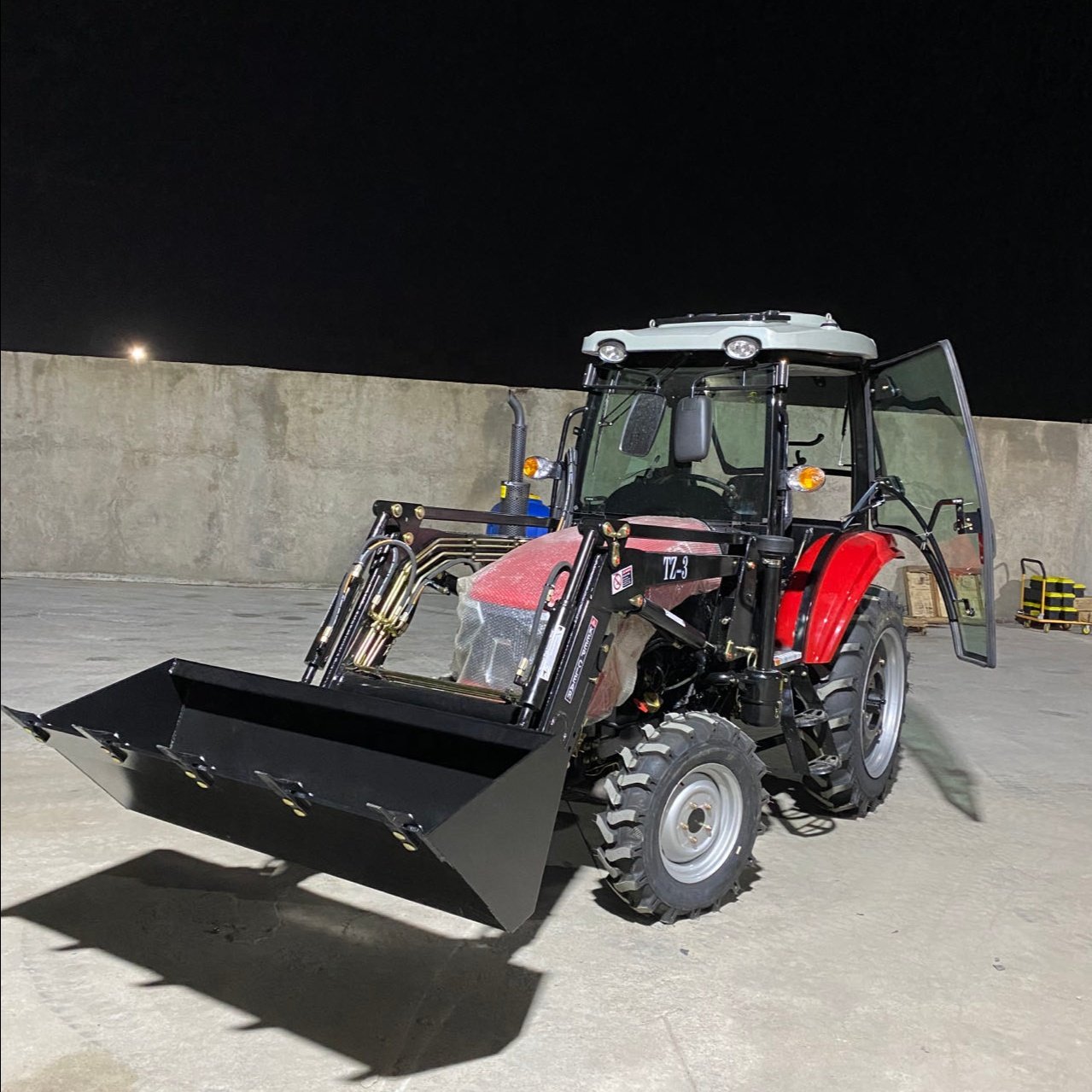 Yto Lovol Tractor 4x4 diesel Agriculture Mini Tractor with Front Shovel and Backhoe